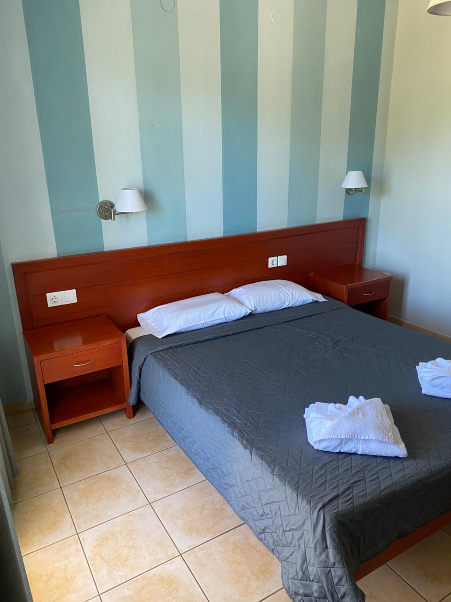 Hotel Kalloni 3*