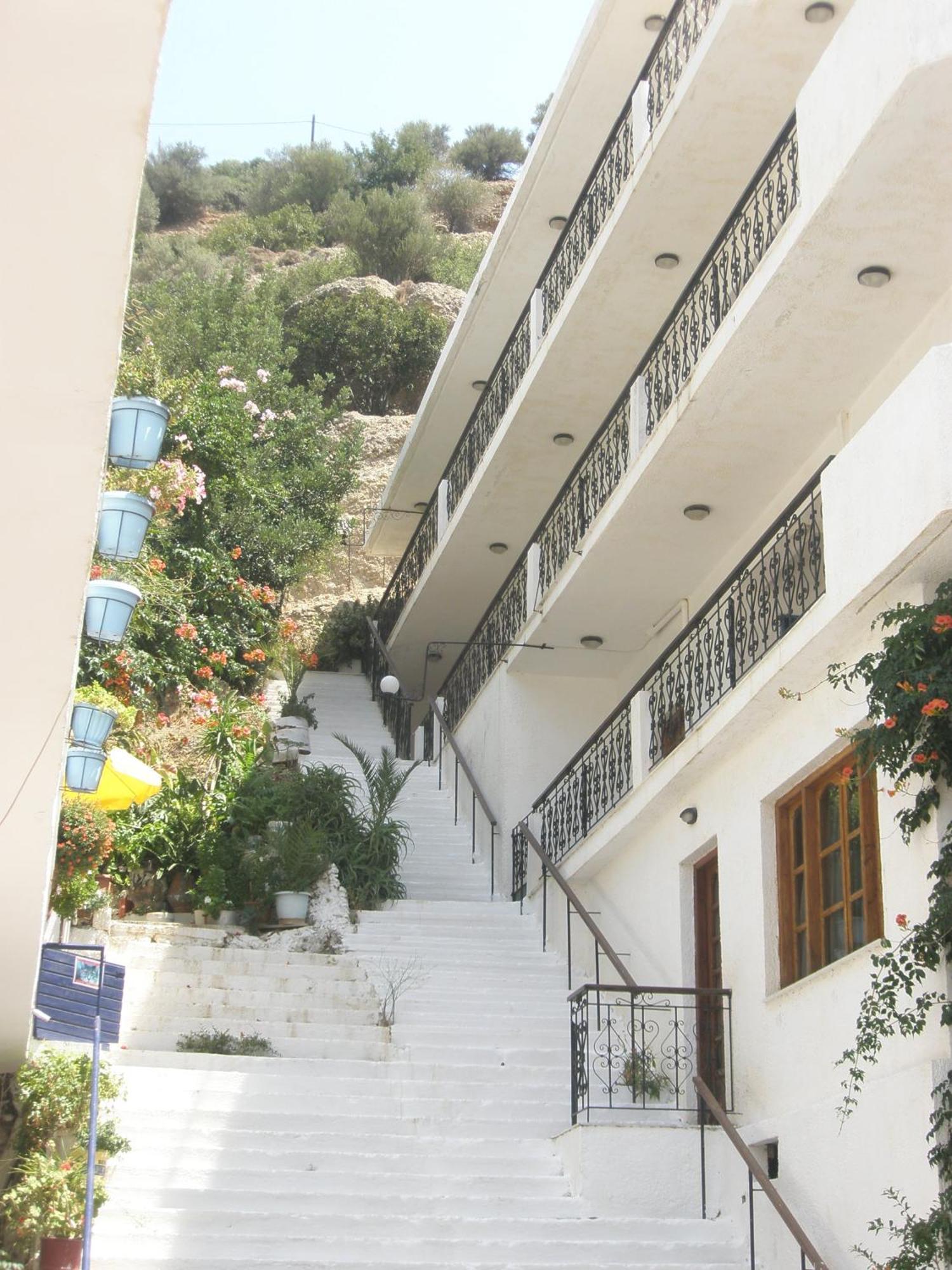 Ostria Hotel