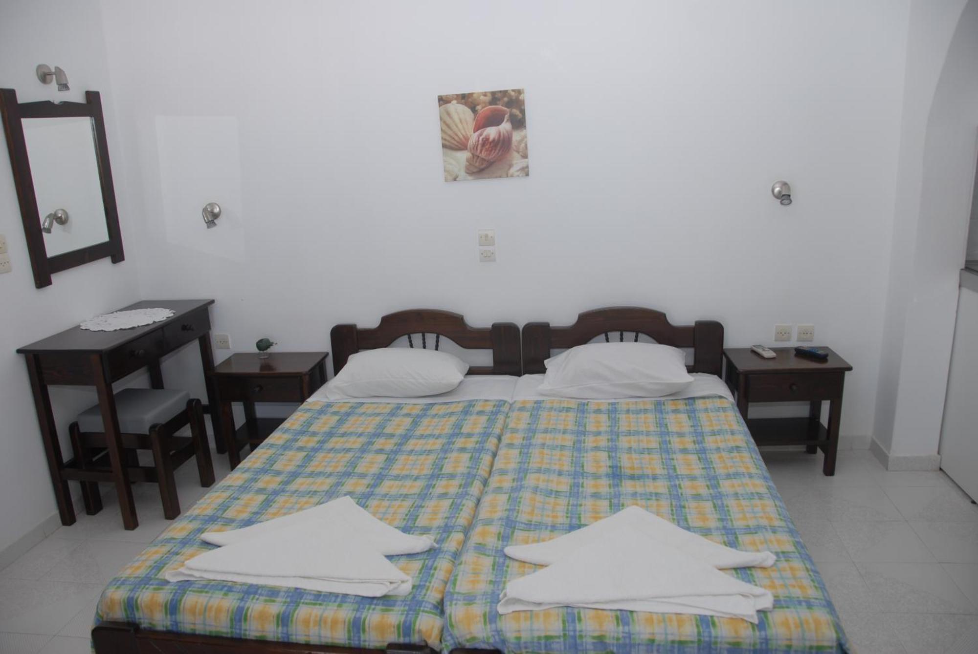 Plaza Apartment *