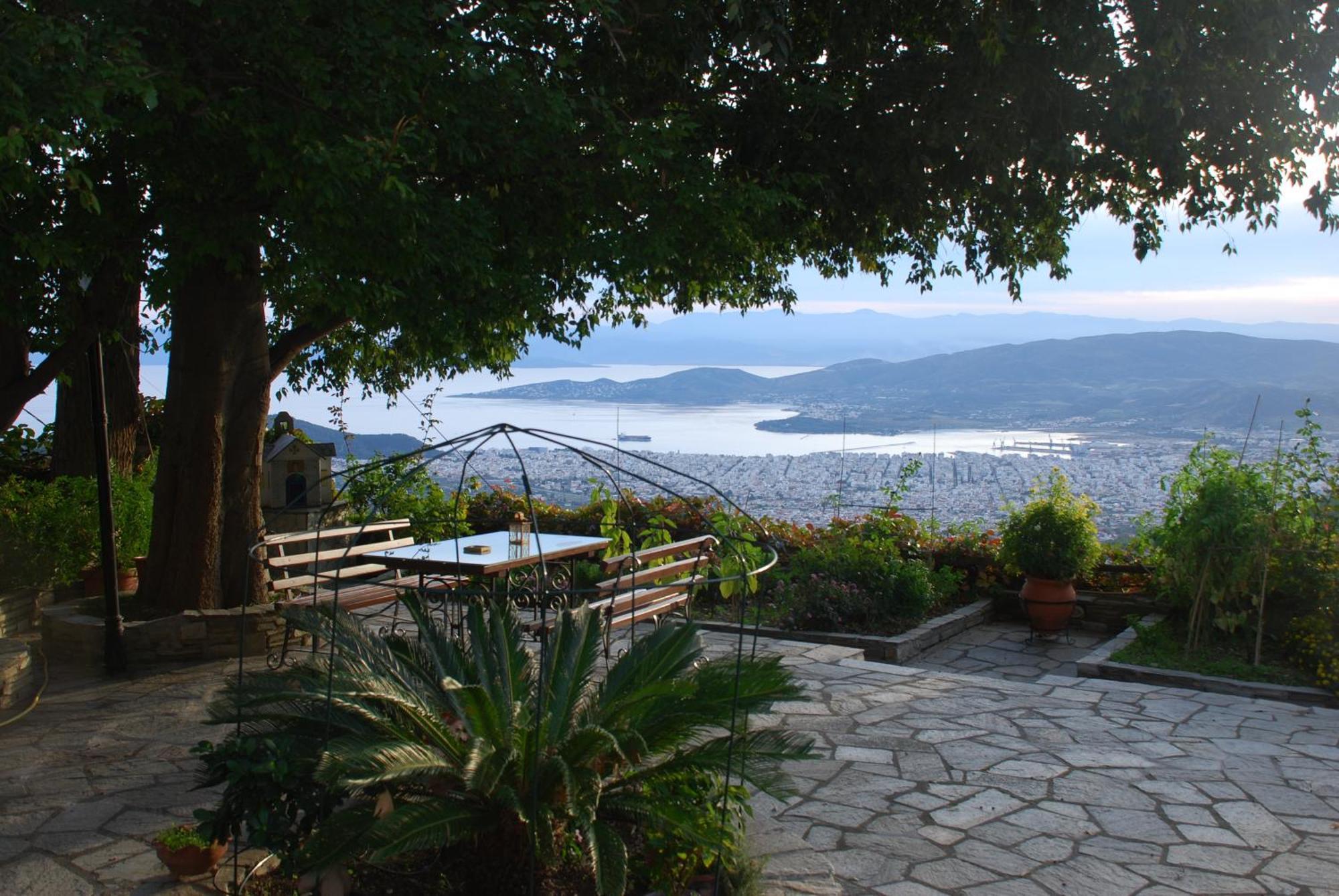 Archontiko Stafylopati 3* Makrinitsa