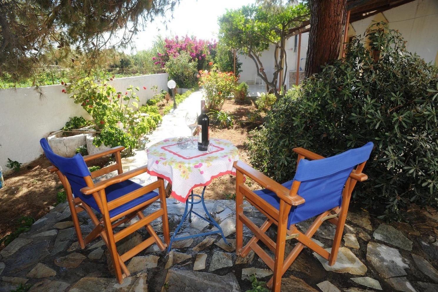 Sophi's L & Agia Anna (Naxos)