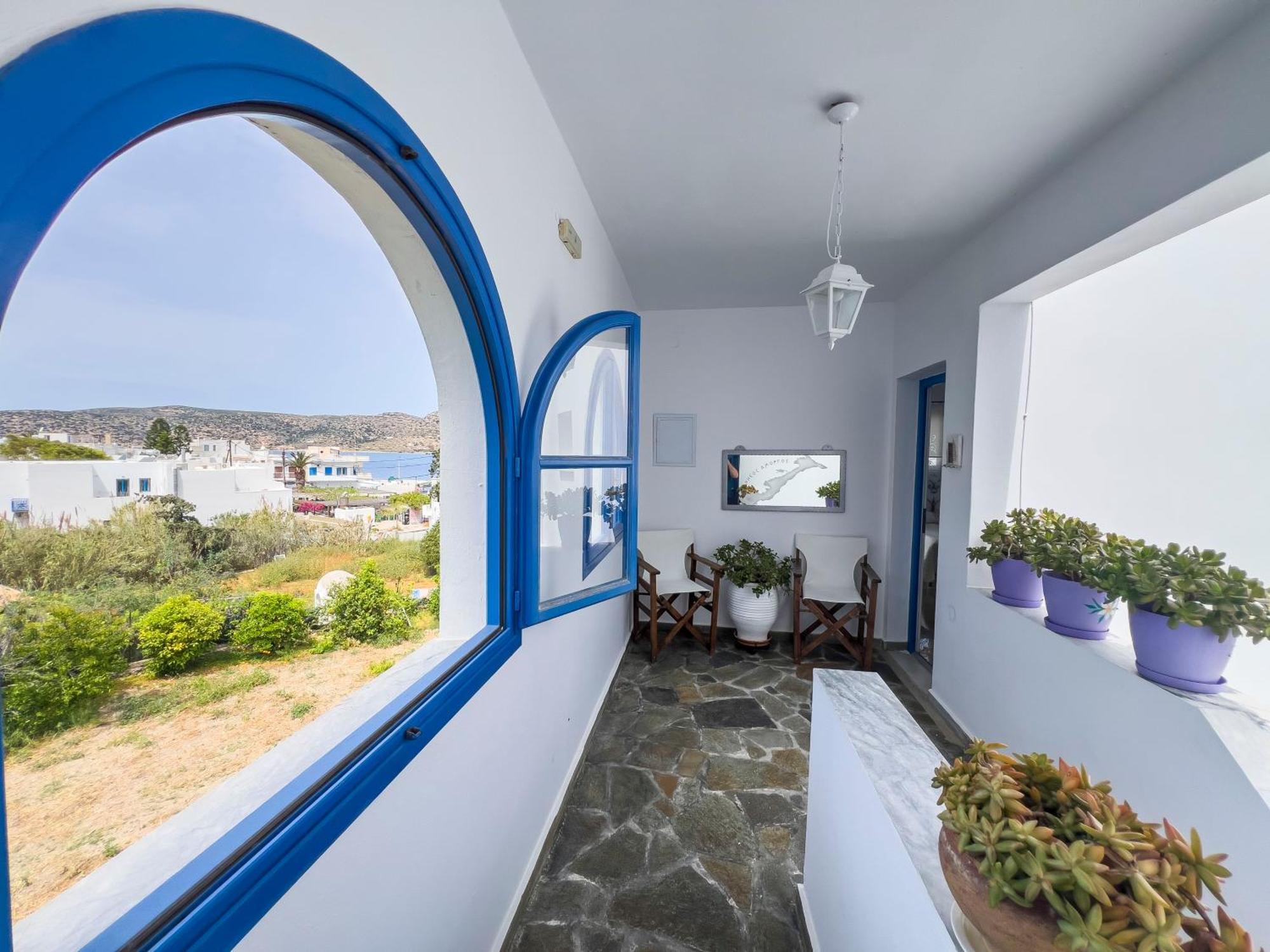 Barbara Apartment Katapola