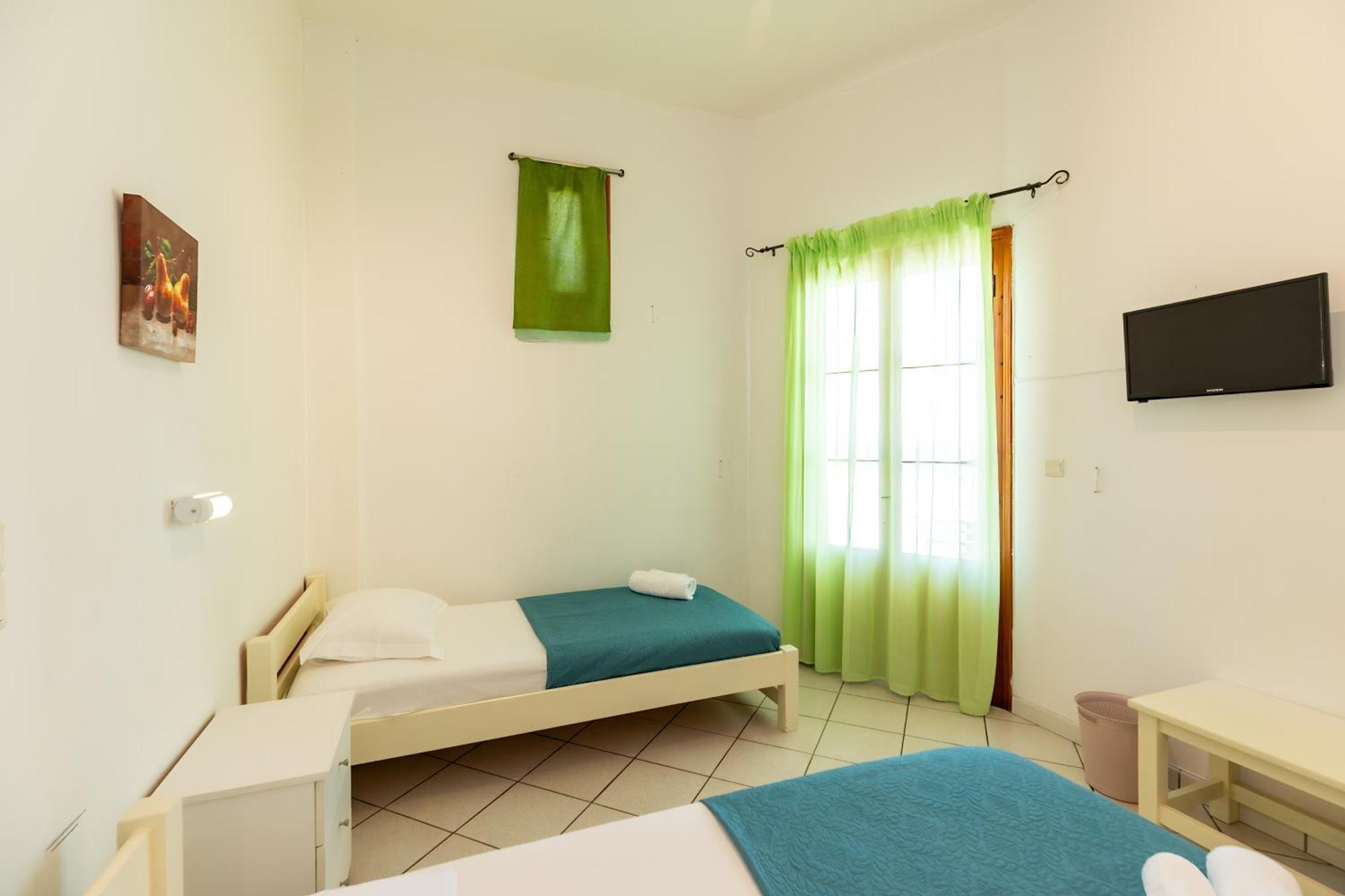 Froudi 2* Kamares (Sifnos)