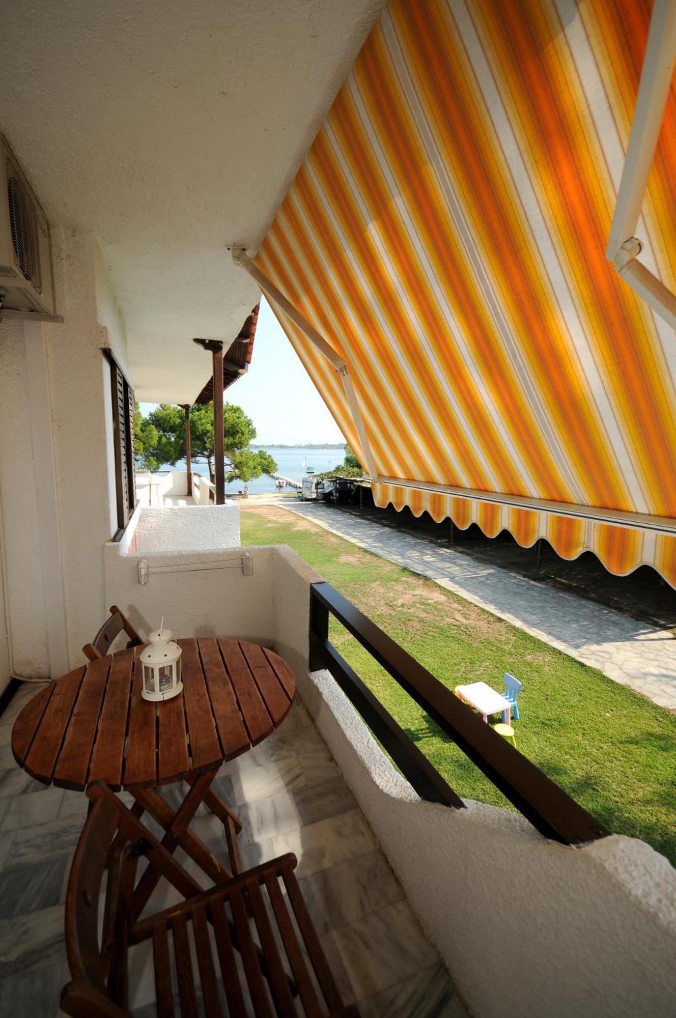 Haus Platanos & By The Sea Apartment *
