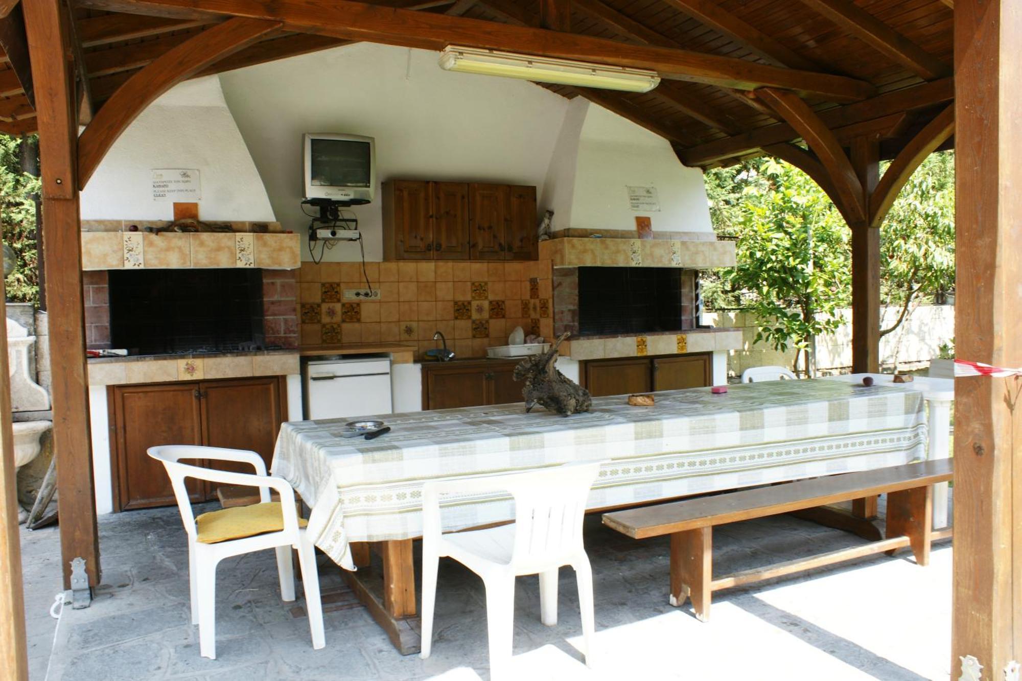 Apartment Haus Platanos & By The Sea