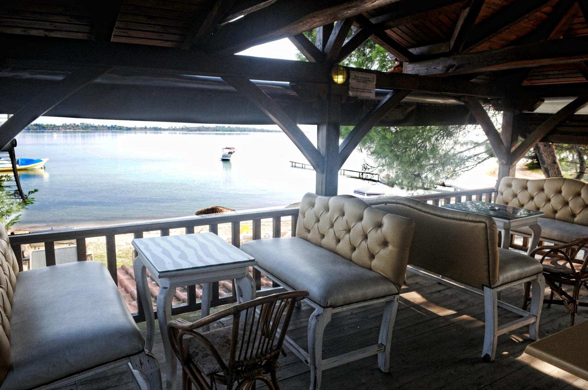 Haus Platanos & By The Sea Apartment *