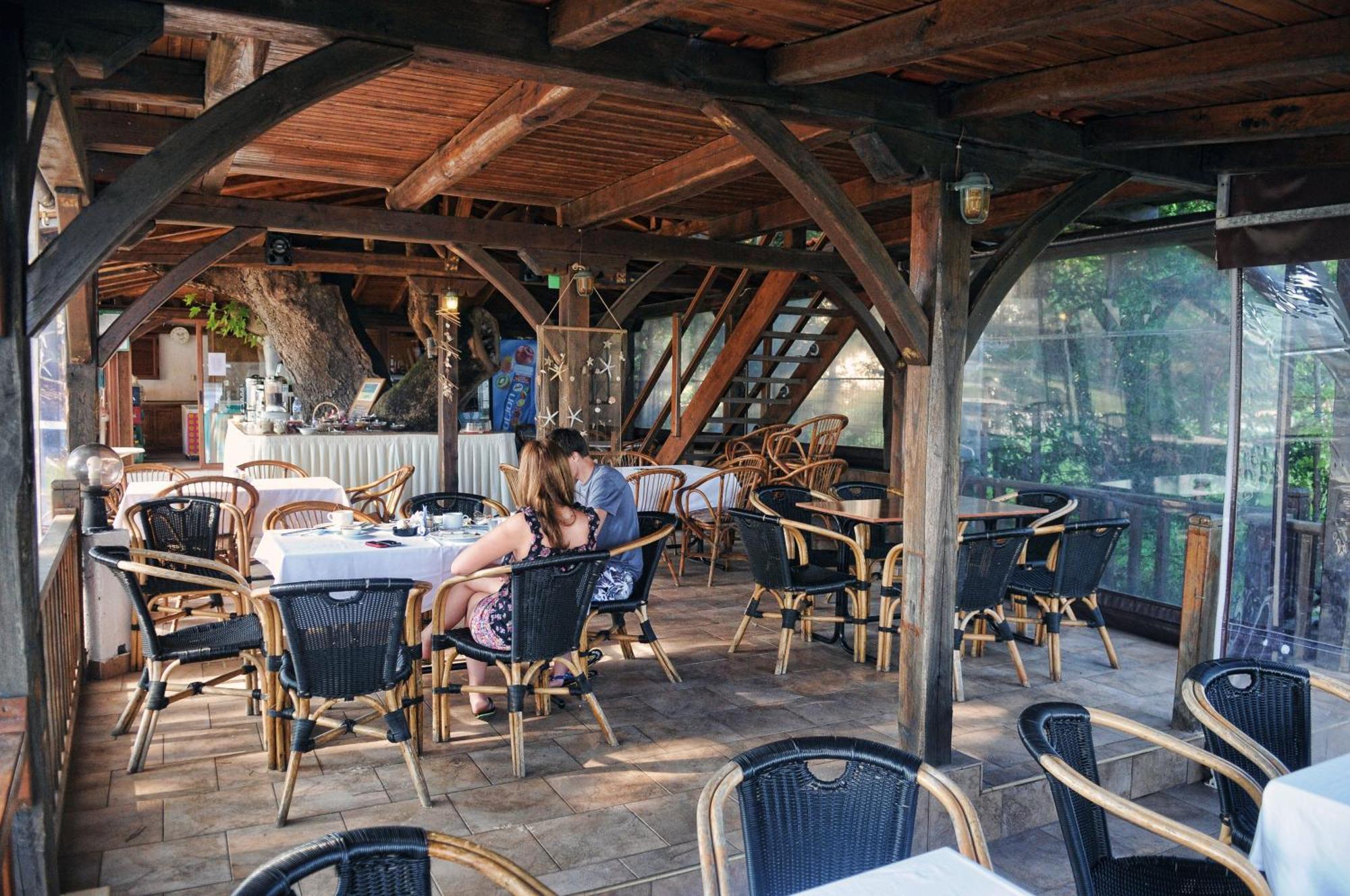 Haus Platanos & By The Sea Apartment Vourvourou
