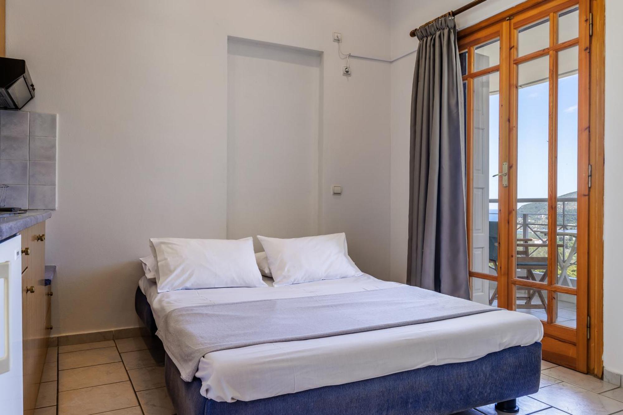Likasti * Skopelos Town