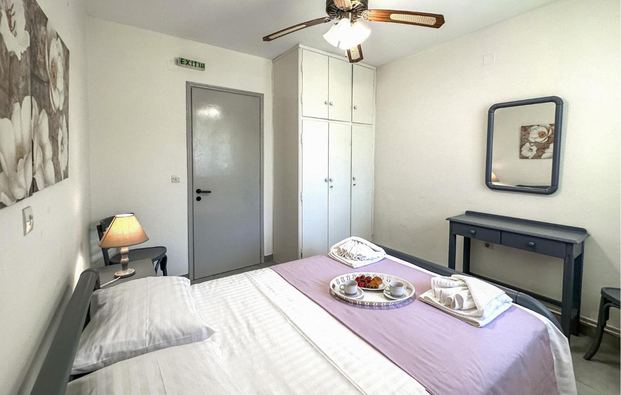 Apartment In Aghios Dimitris-m, With Wifi Riglia