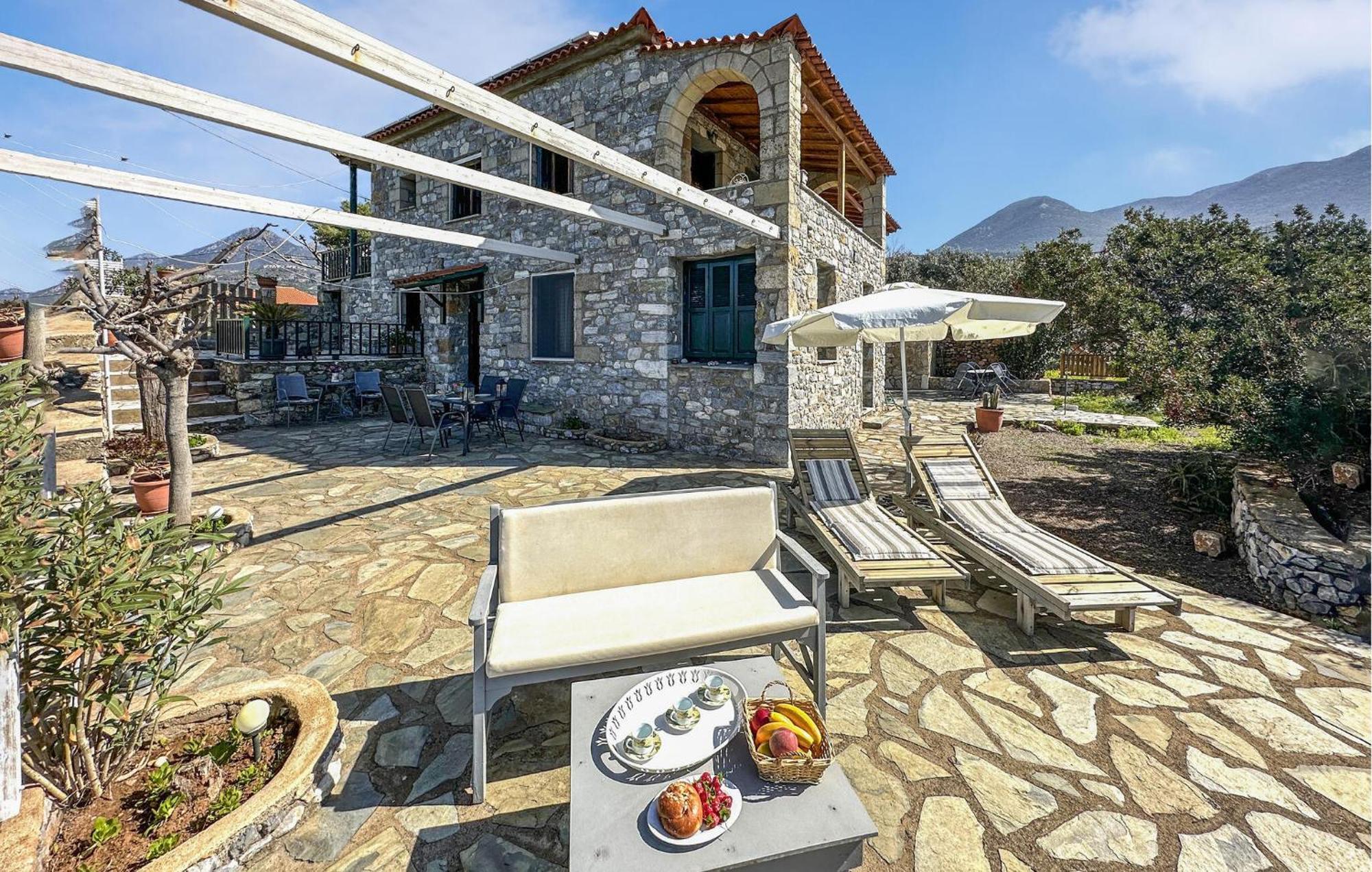In Aghios Dimitris-m, With Wifi Riglia