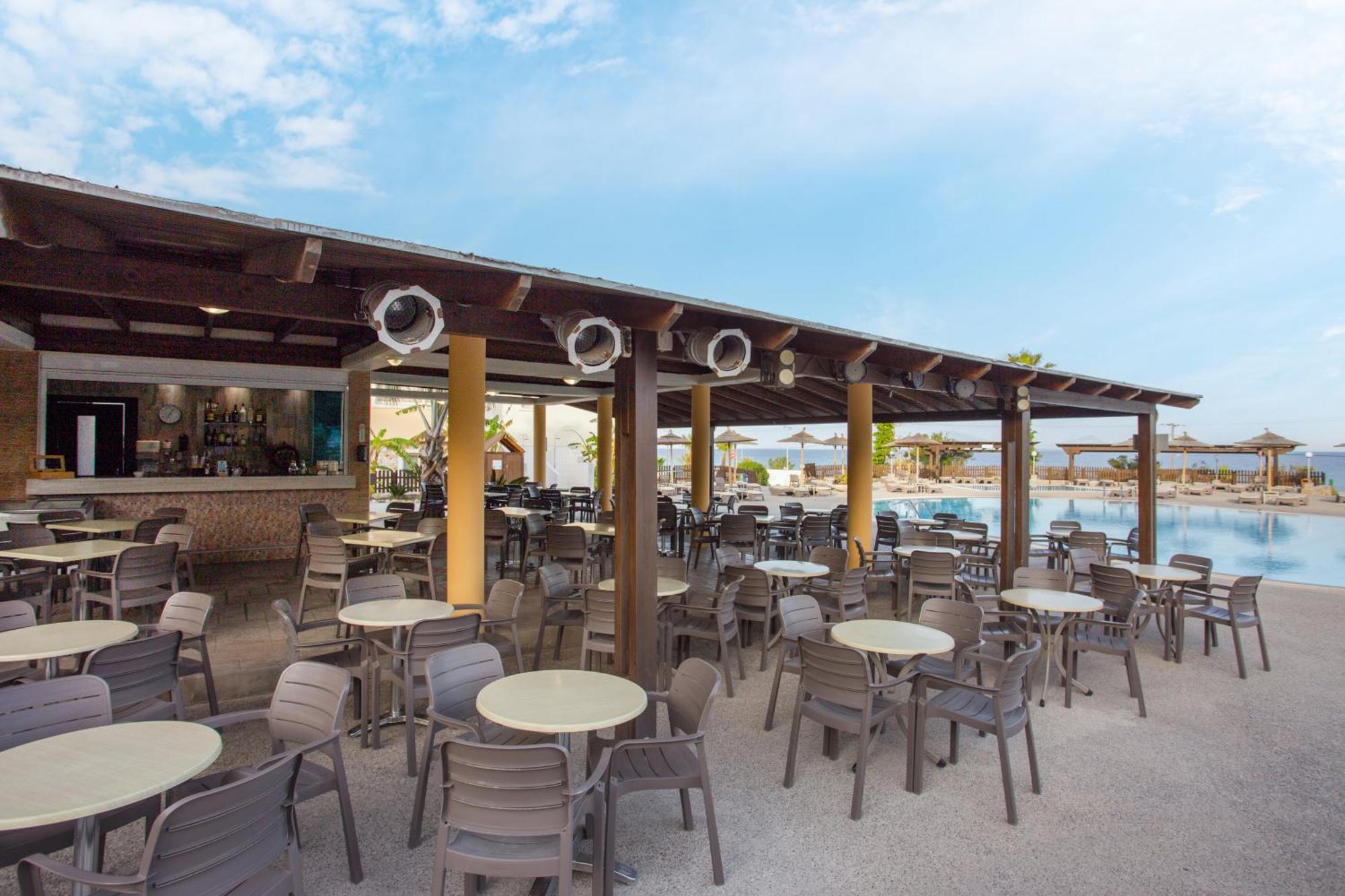 Grand Blue Hotel