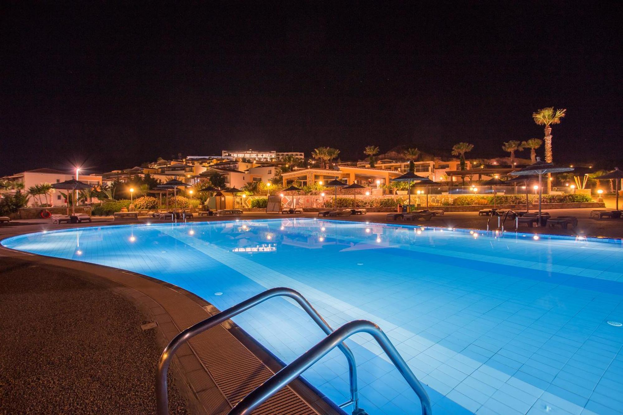 Grand Blue Hotel