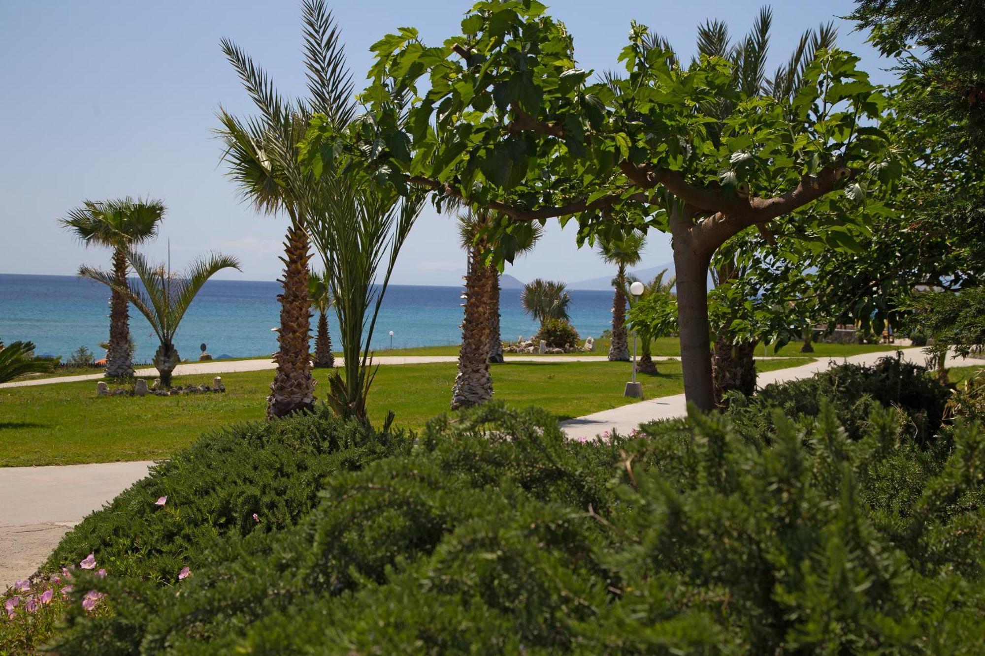 Grand Blue Hotel 5*