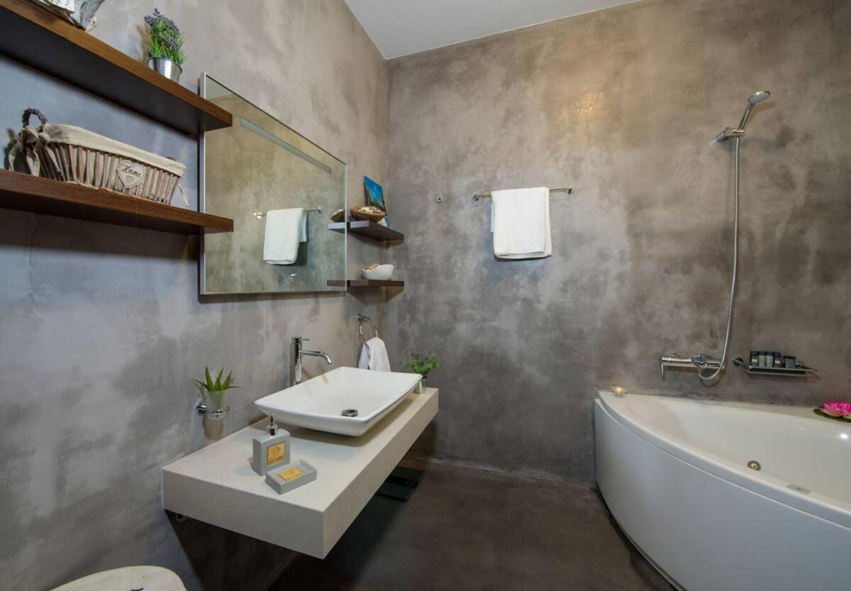 Lady Dafni With Private Heated Pool Villa Maleme (Crete)