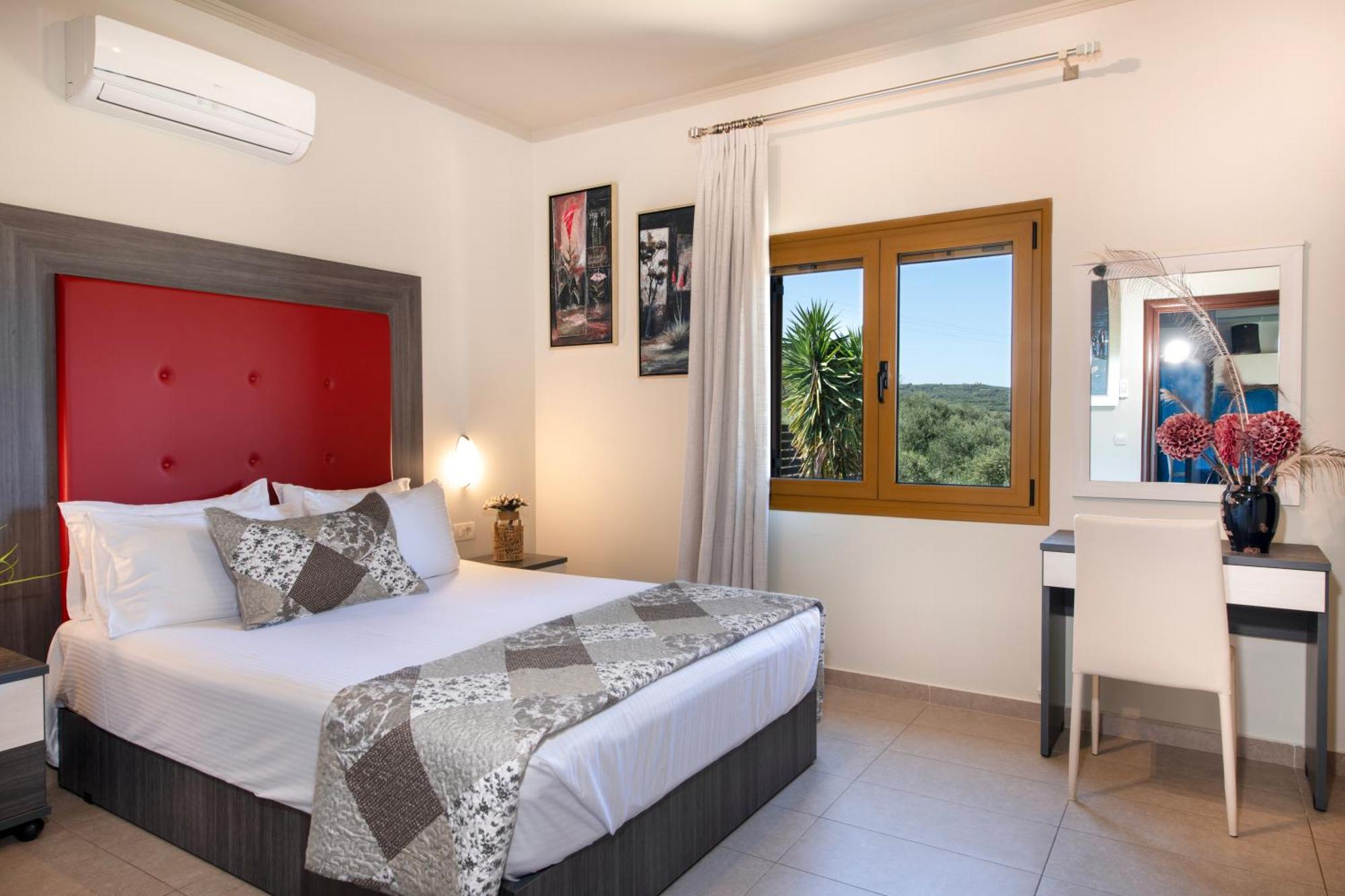 Lady Dafni With Private Heated Pool Villa