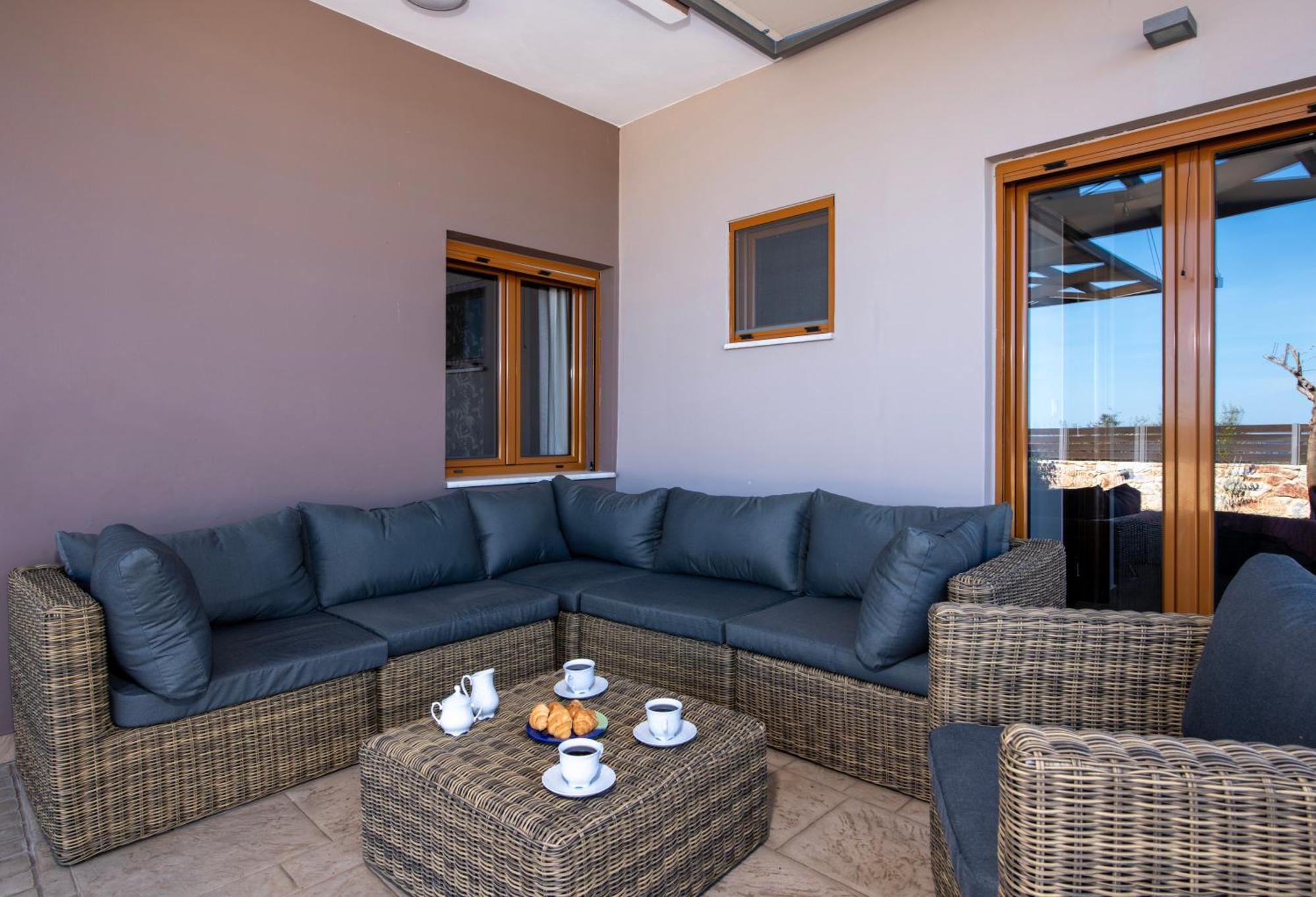 Villa Lady Dafni With Private Heated Pool Maleme (Crete)