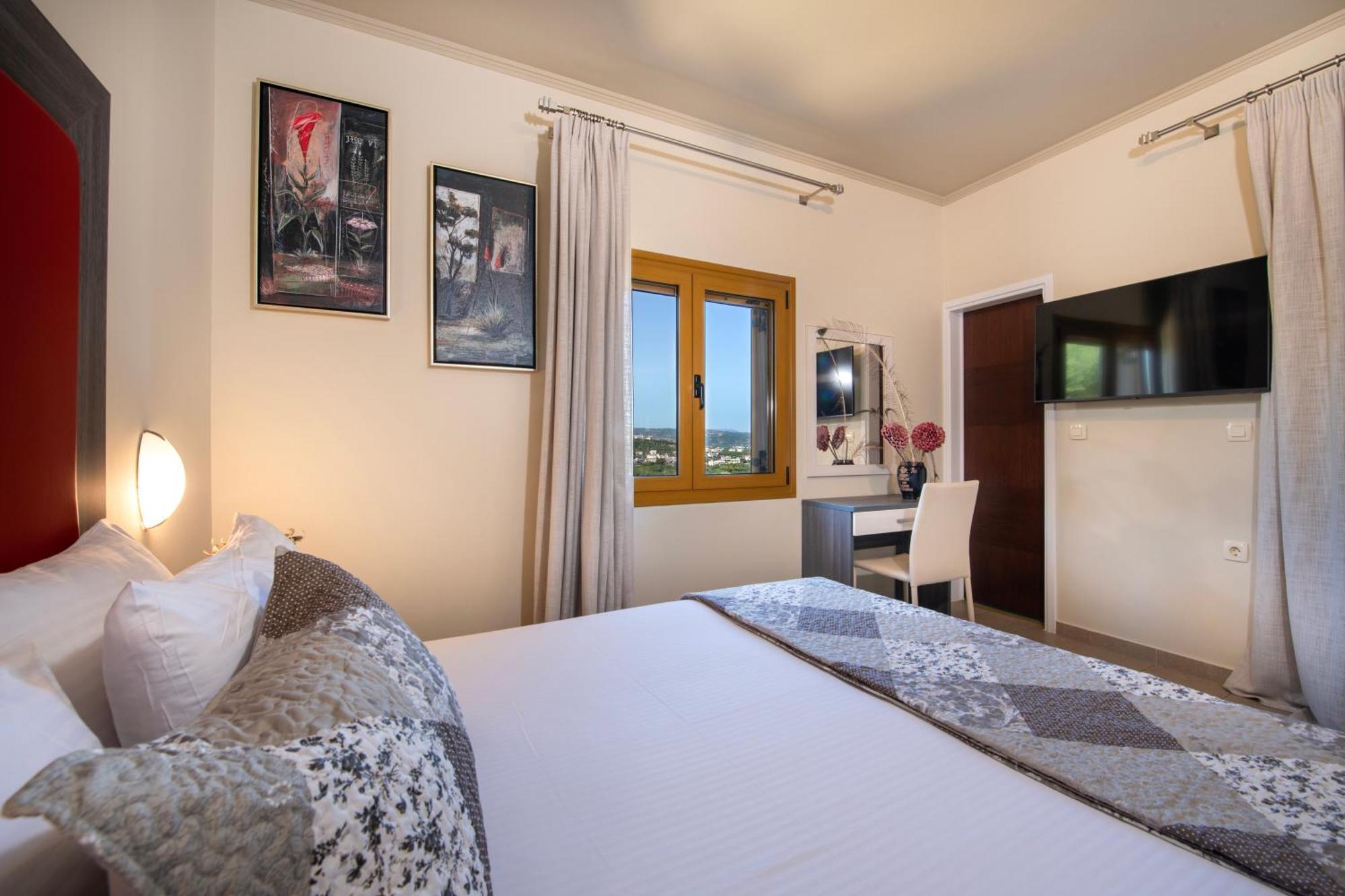Lady Dafni With Private Heated Pool Villa *