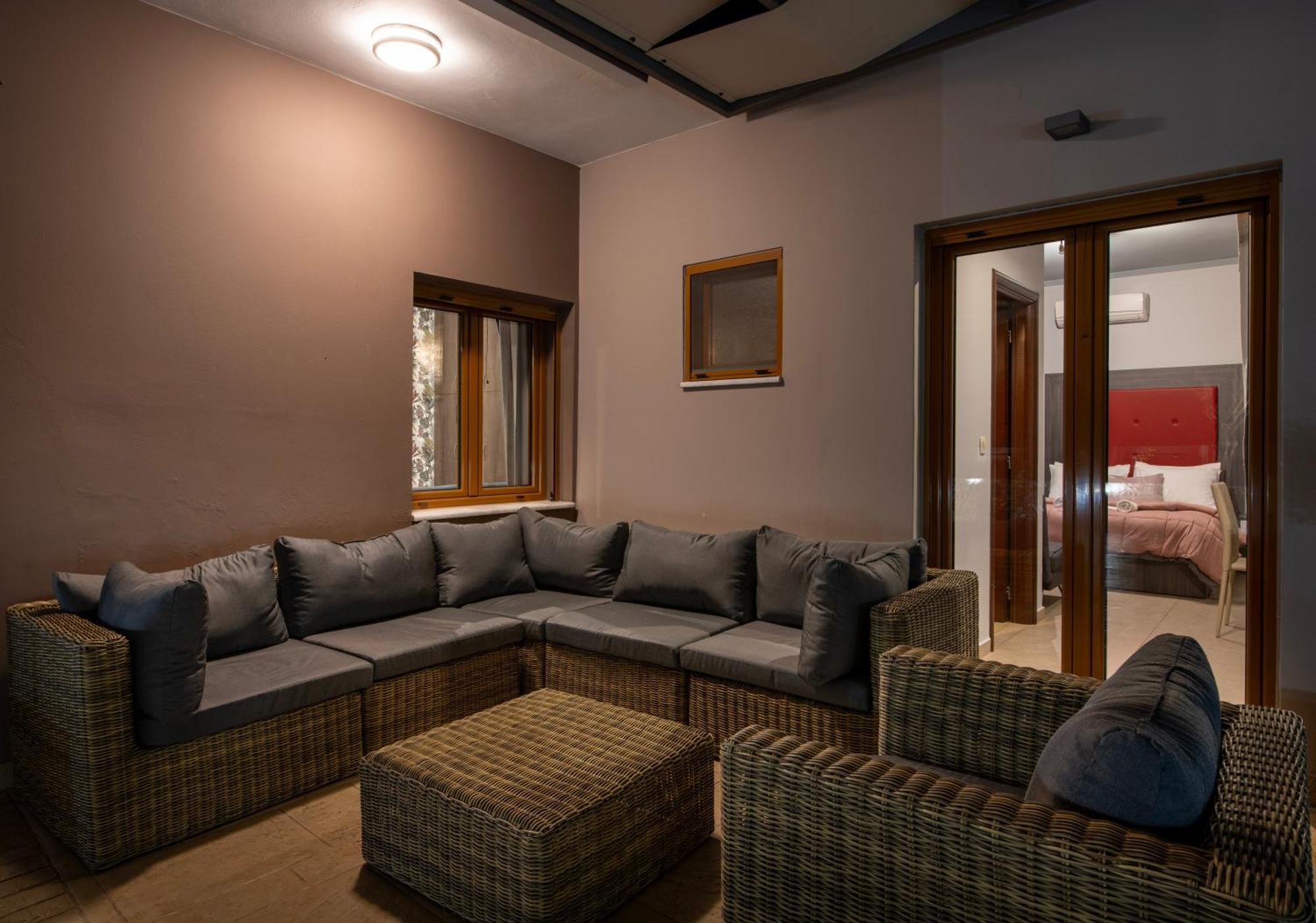 Lady Dafni With Private Heated Pool Villa Maleme (Crete)
