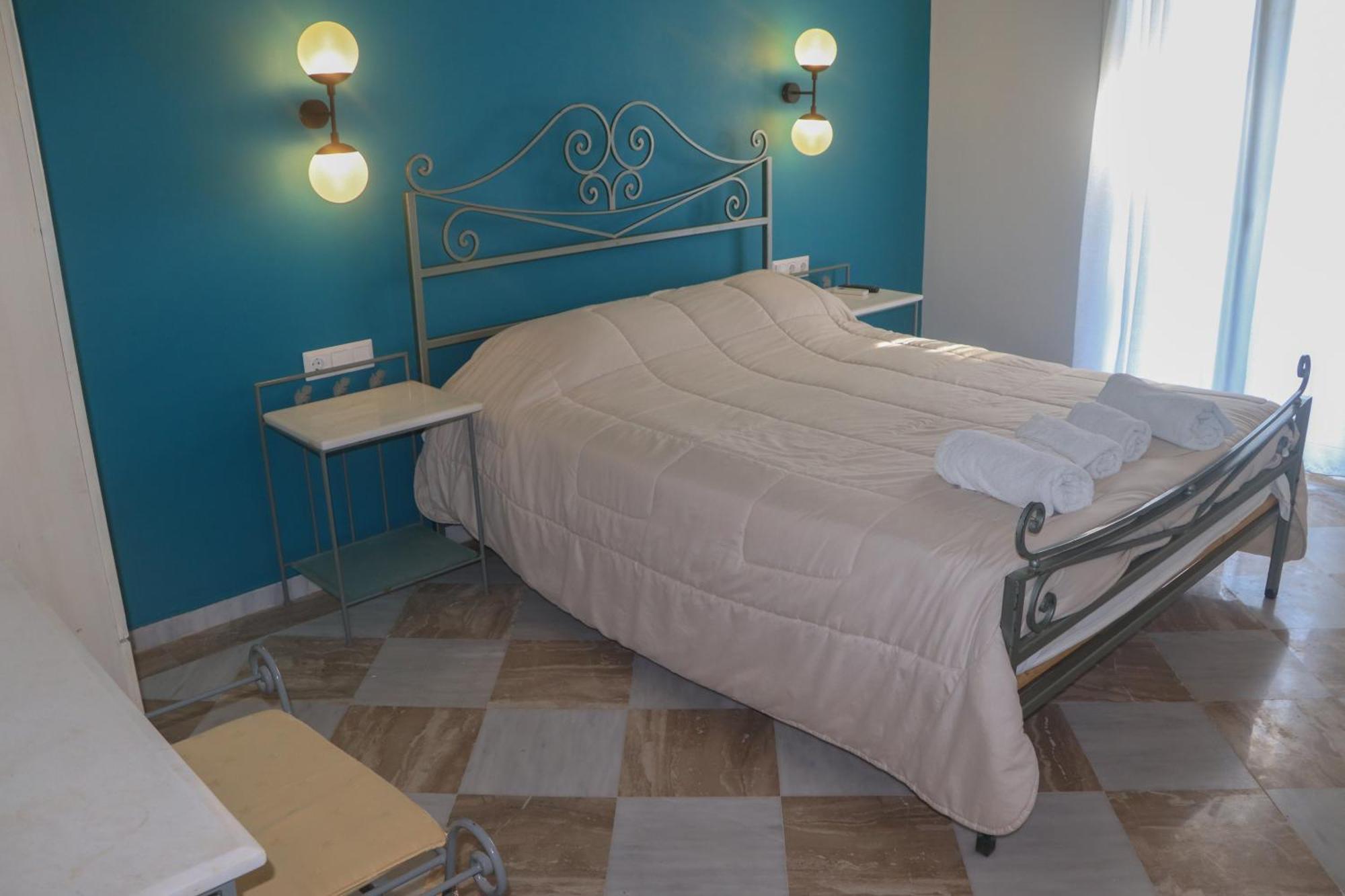 Kouros Hill Aparthotel
