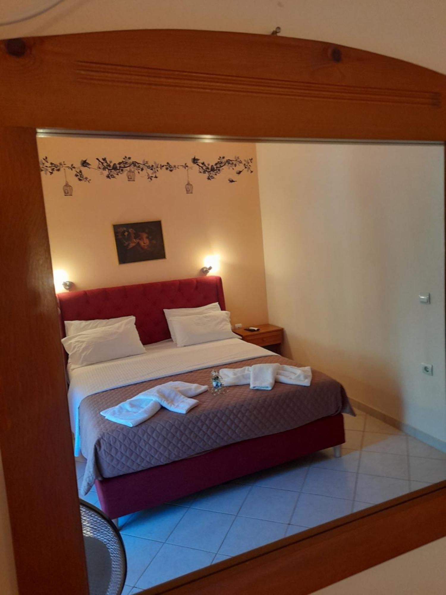 Aparthotel Delfini Akhladheri