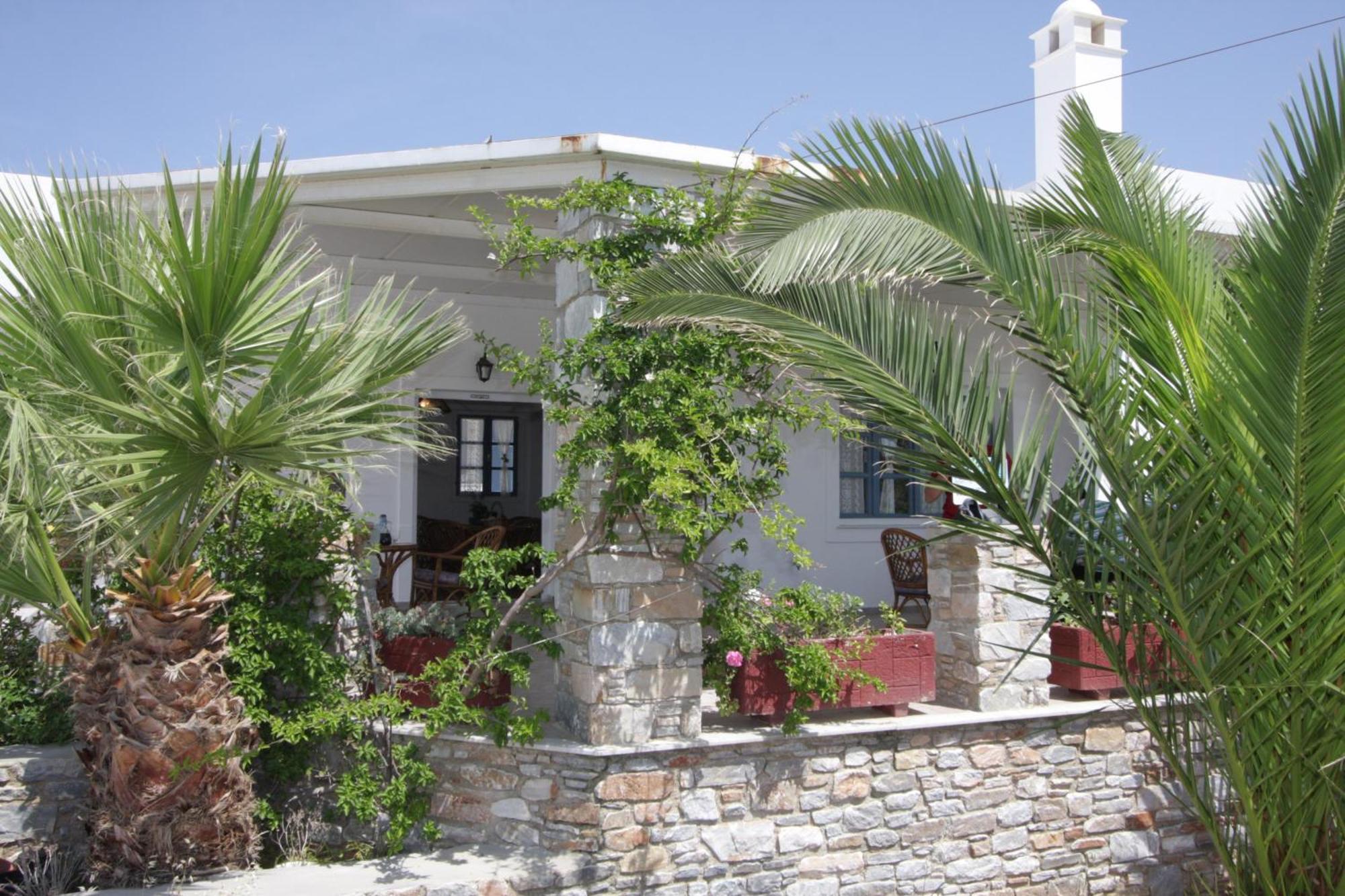 Aparthotel Manos Megas Gialos - Nites