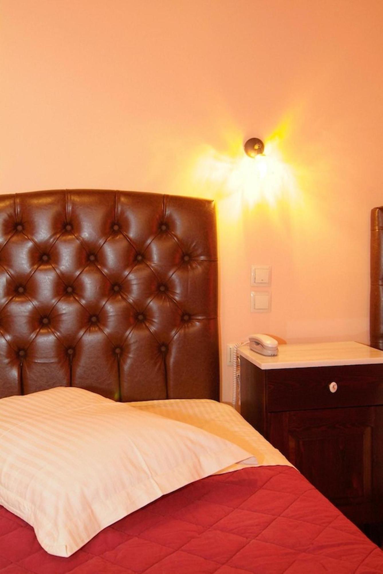 Hotel Varonos 3*