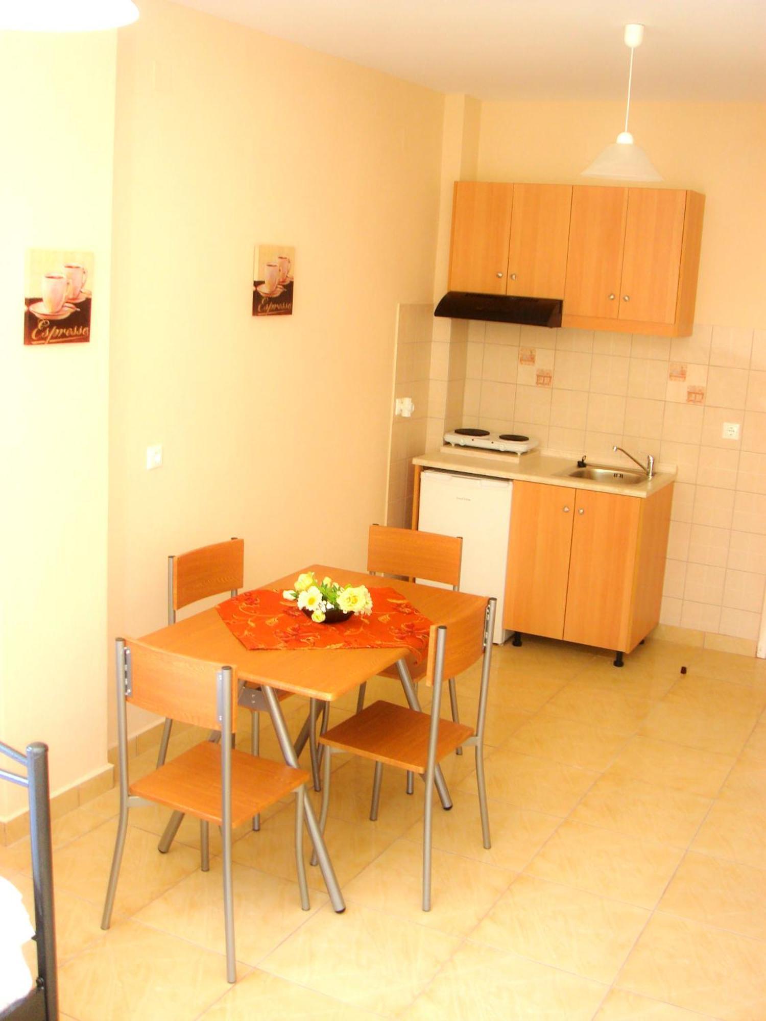 Aparthotel Dorana & Trekking