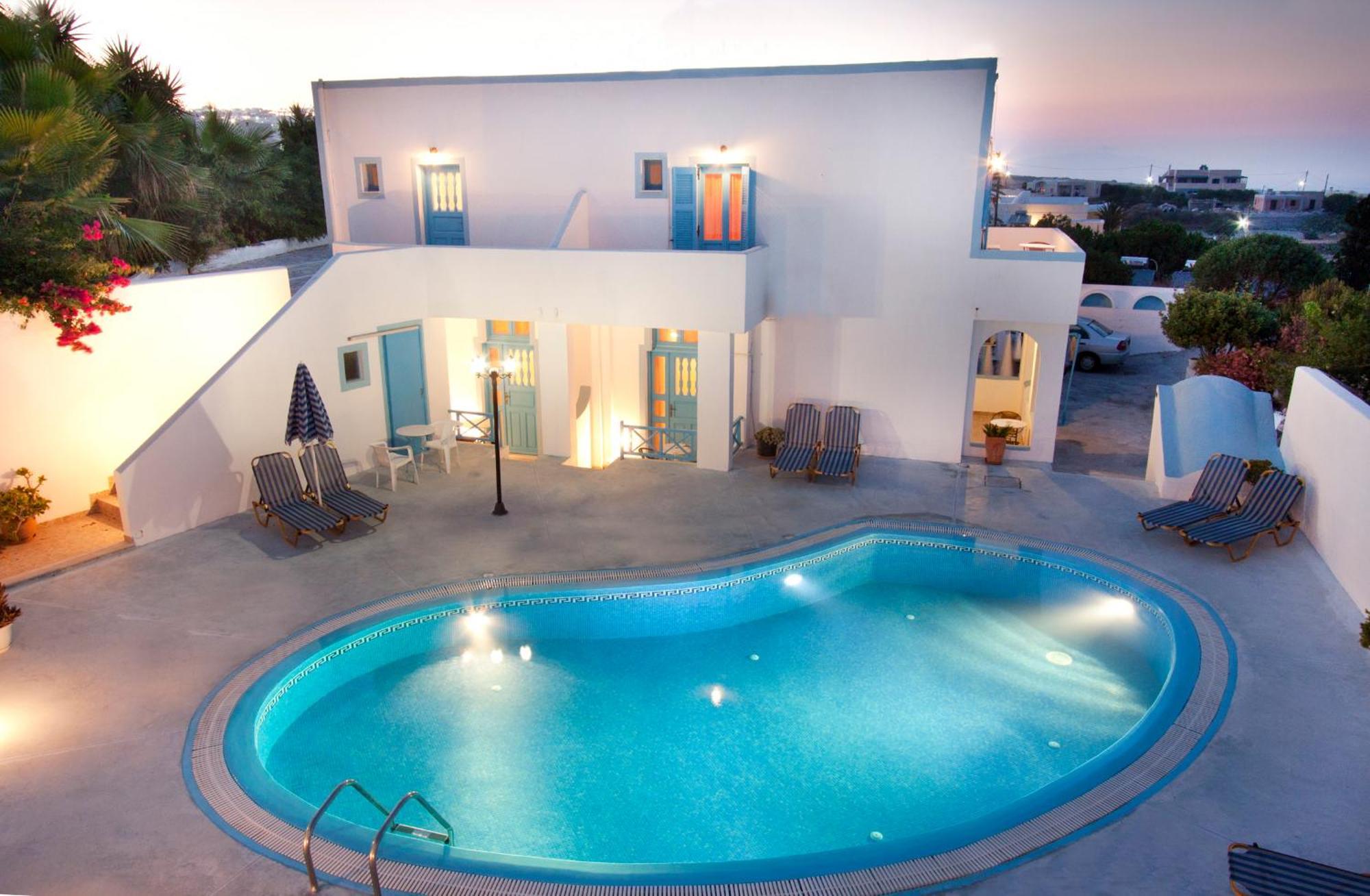 Pelekanos Karterados (Santorini)
