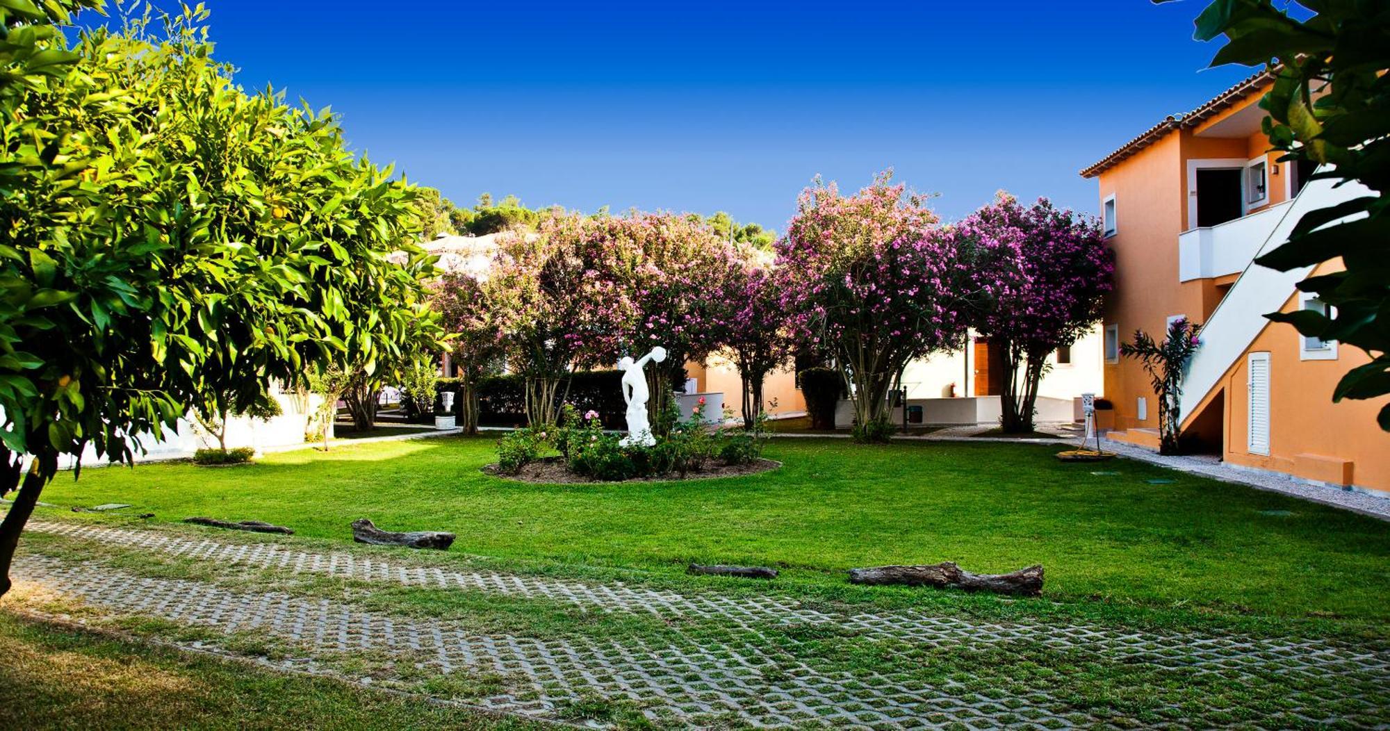 Mandraki Village Boutique Koukounaries