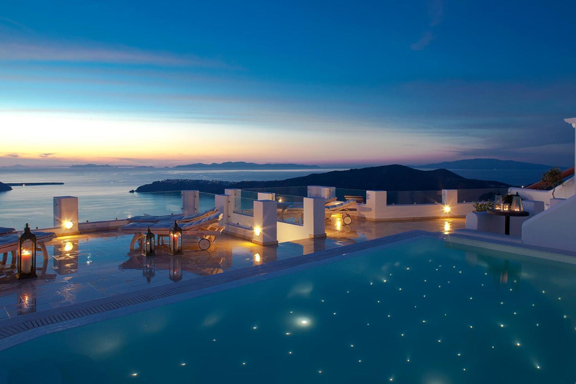 Hotel Above Blue 4*