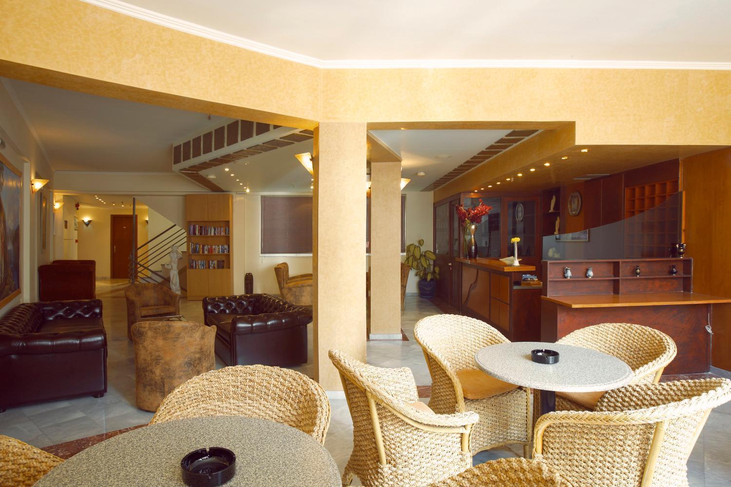 Aparthotel Theo 3*