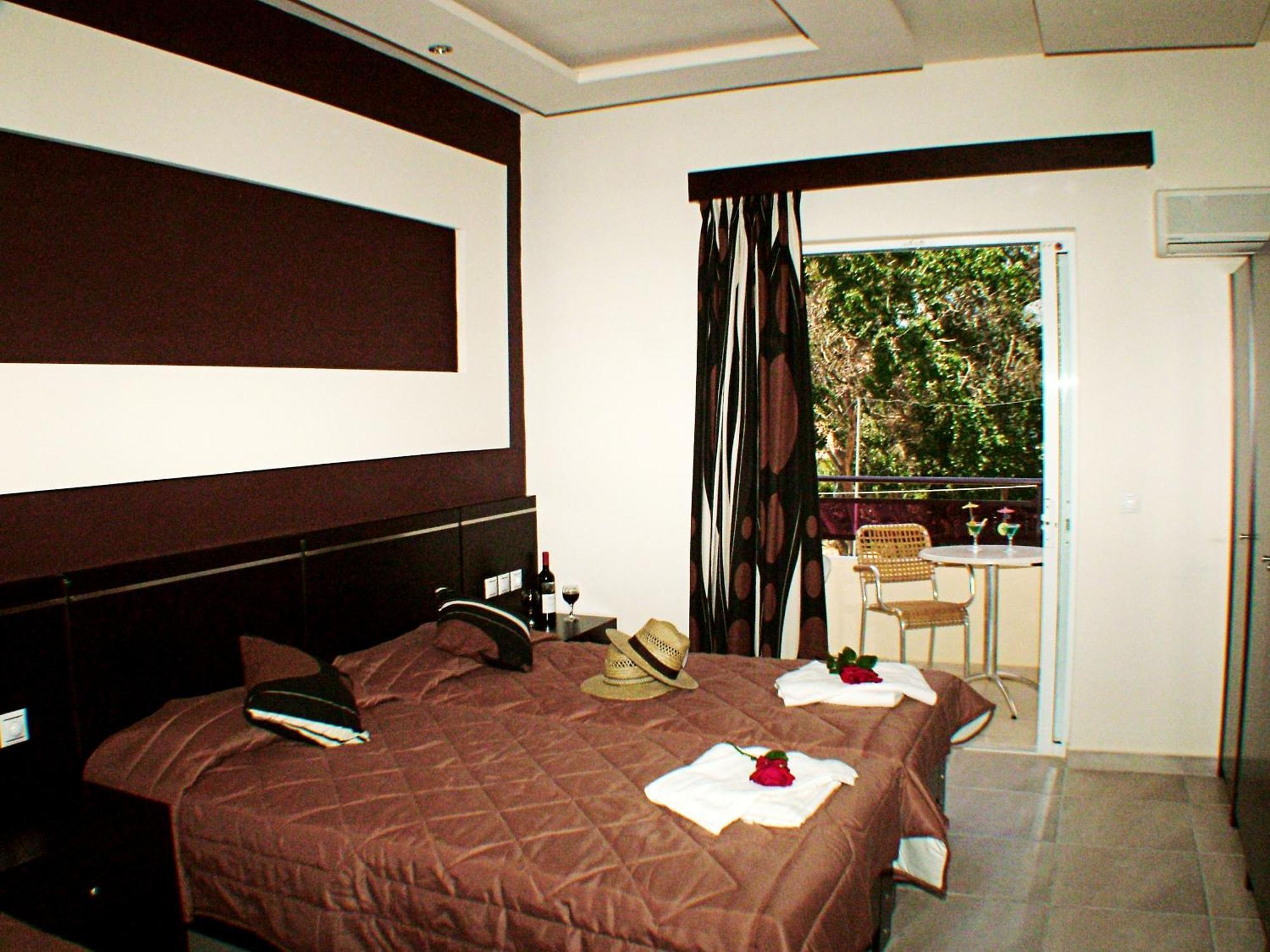 Hotel Canadian 3*