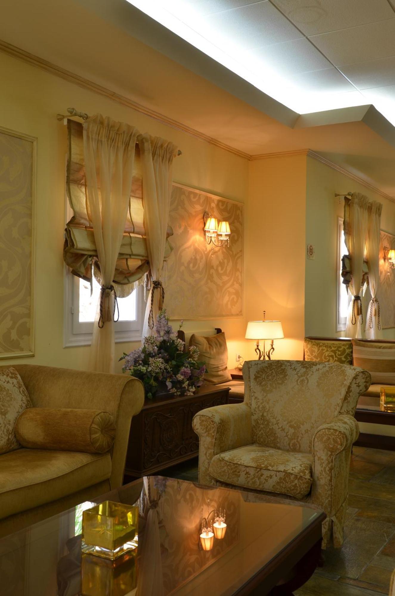 Dolphin Bay Seaside &