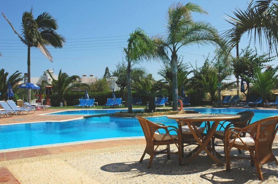 Aparthotel Parthenis & Malia (Crete)