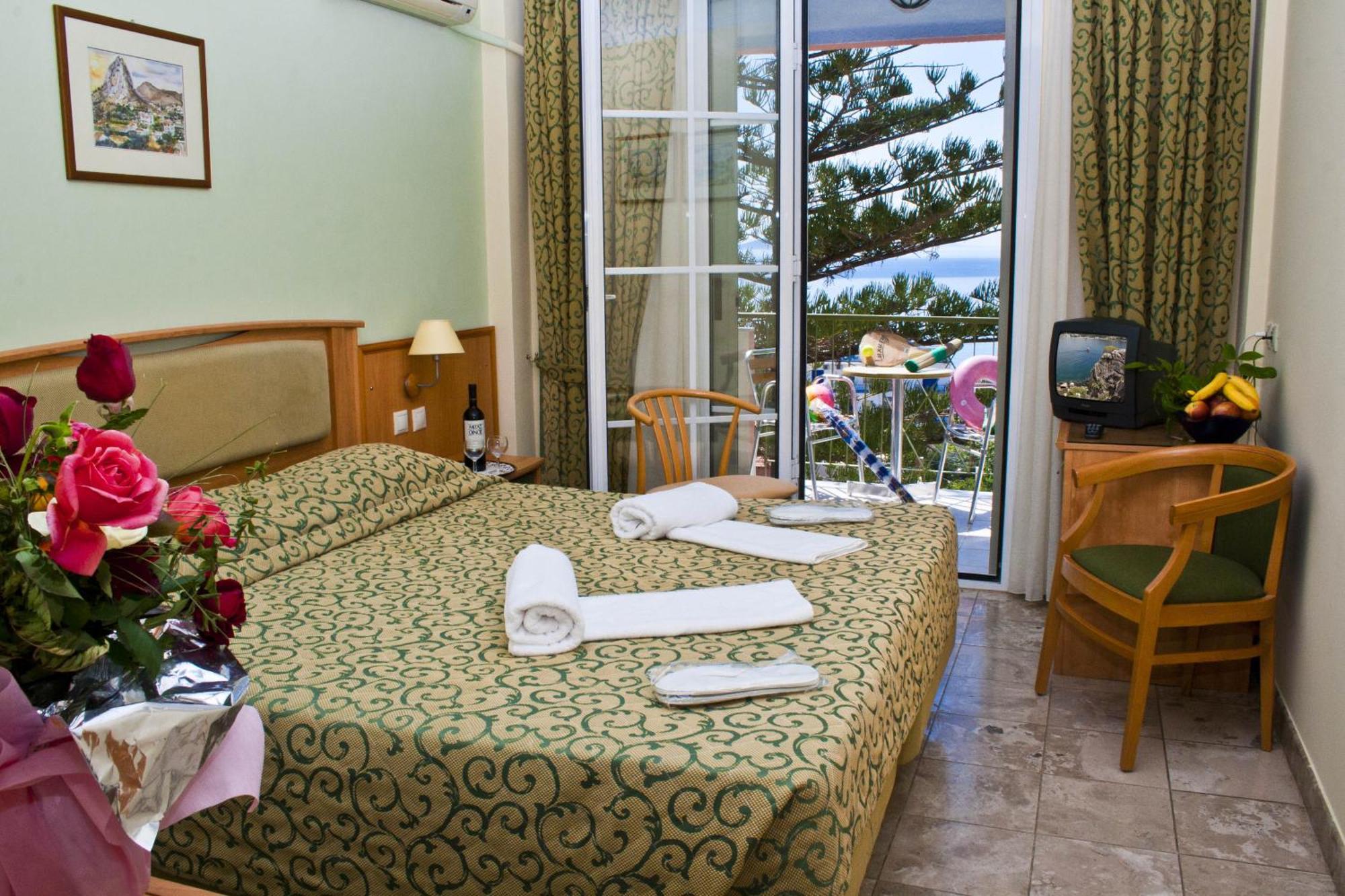 Hotel Holidays 4*