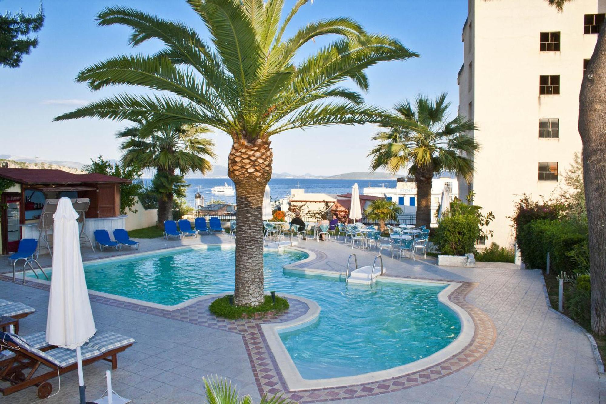 Hotel Holidays 4*