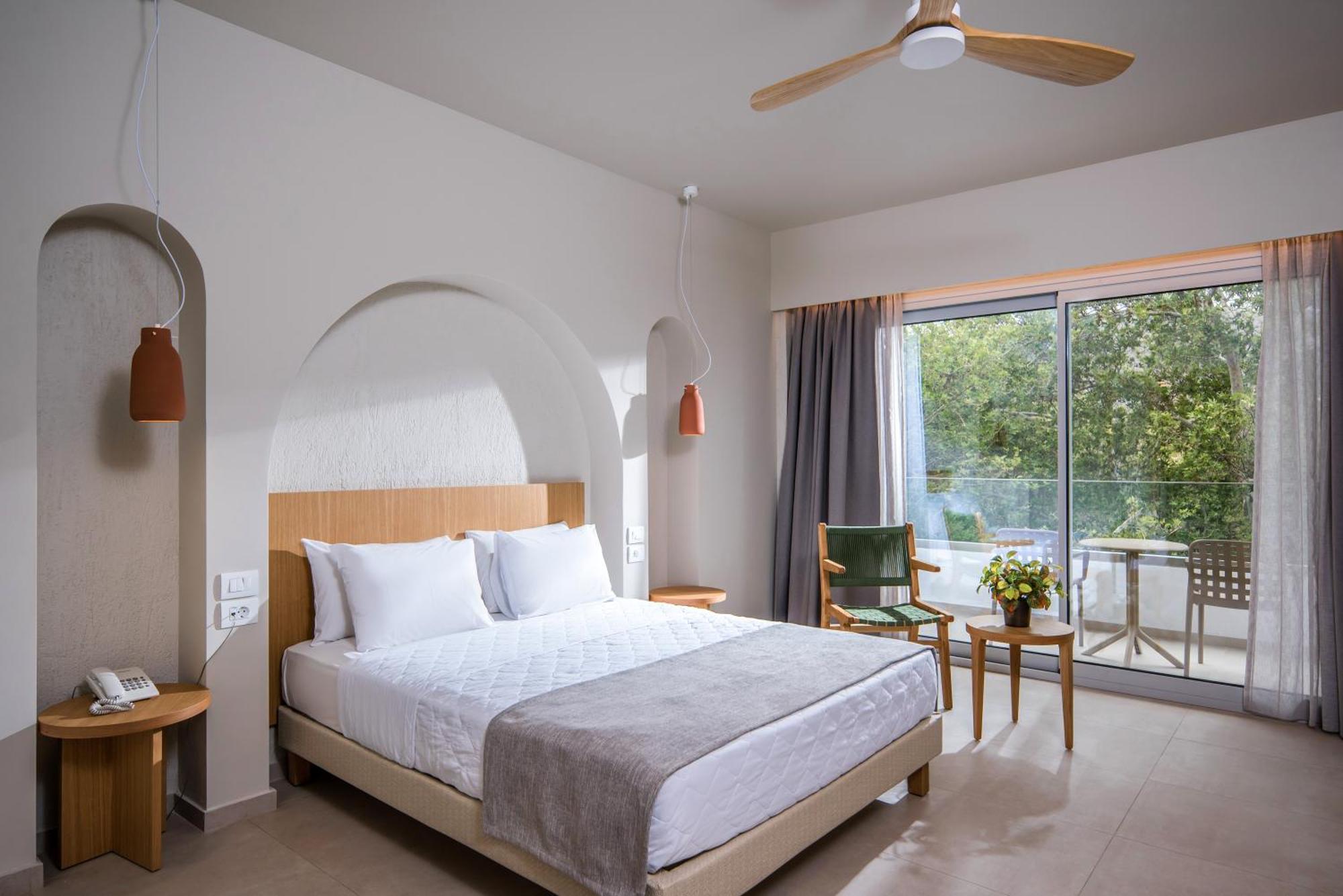 Hotel South Coast 3*