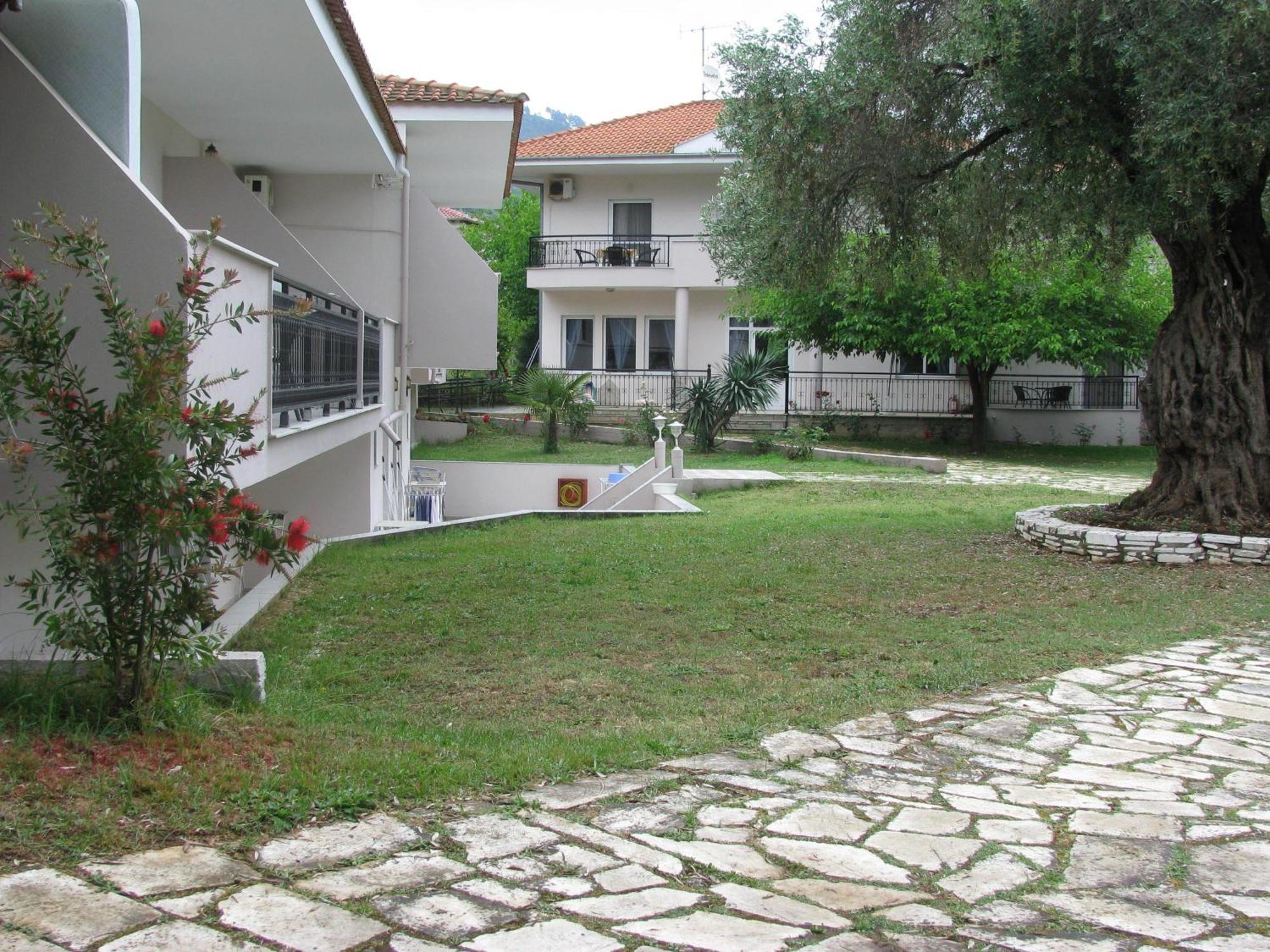 Aparthotel Aneton 2*