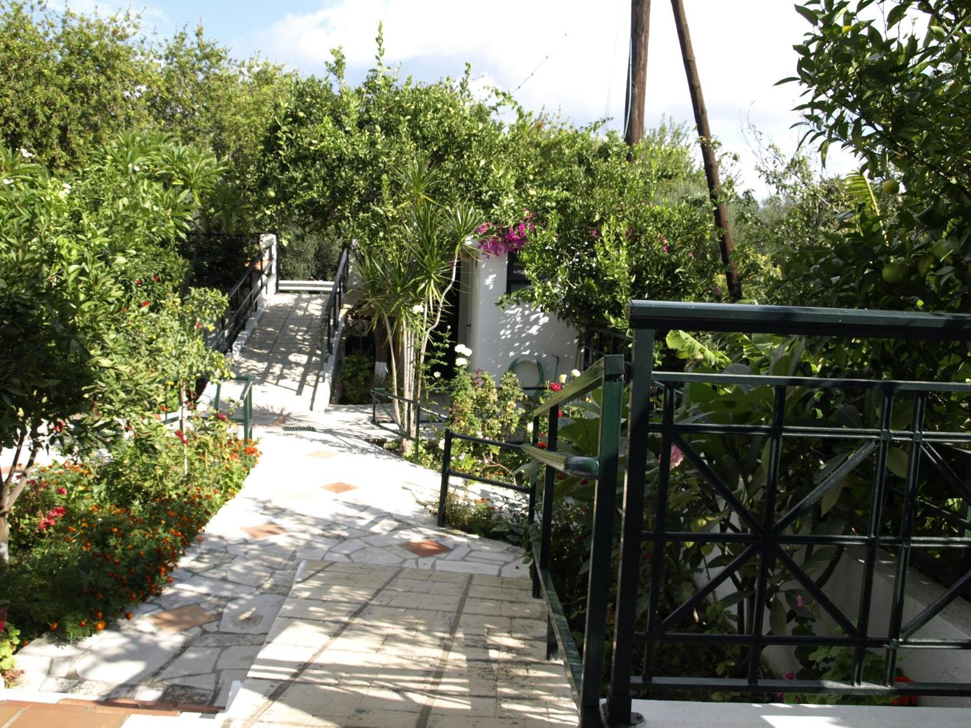 Aparthotel Kastro 3*
