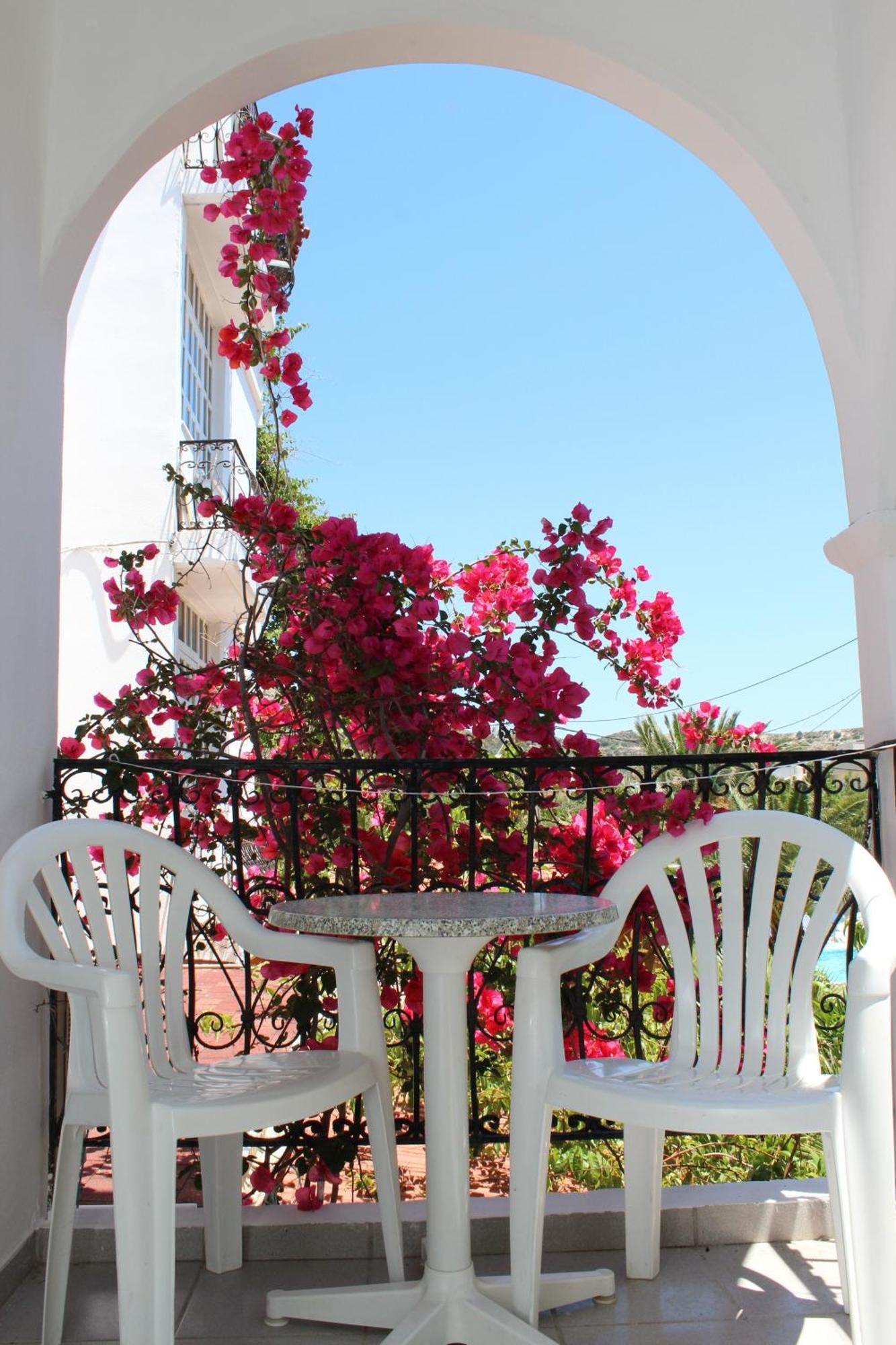 Aparthotel Elarin &