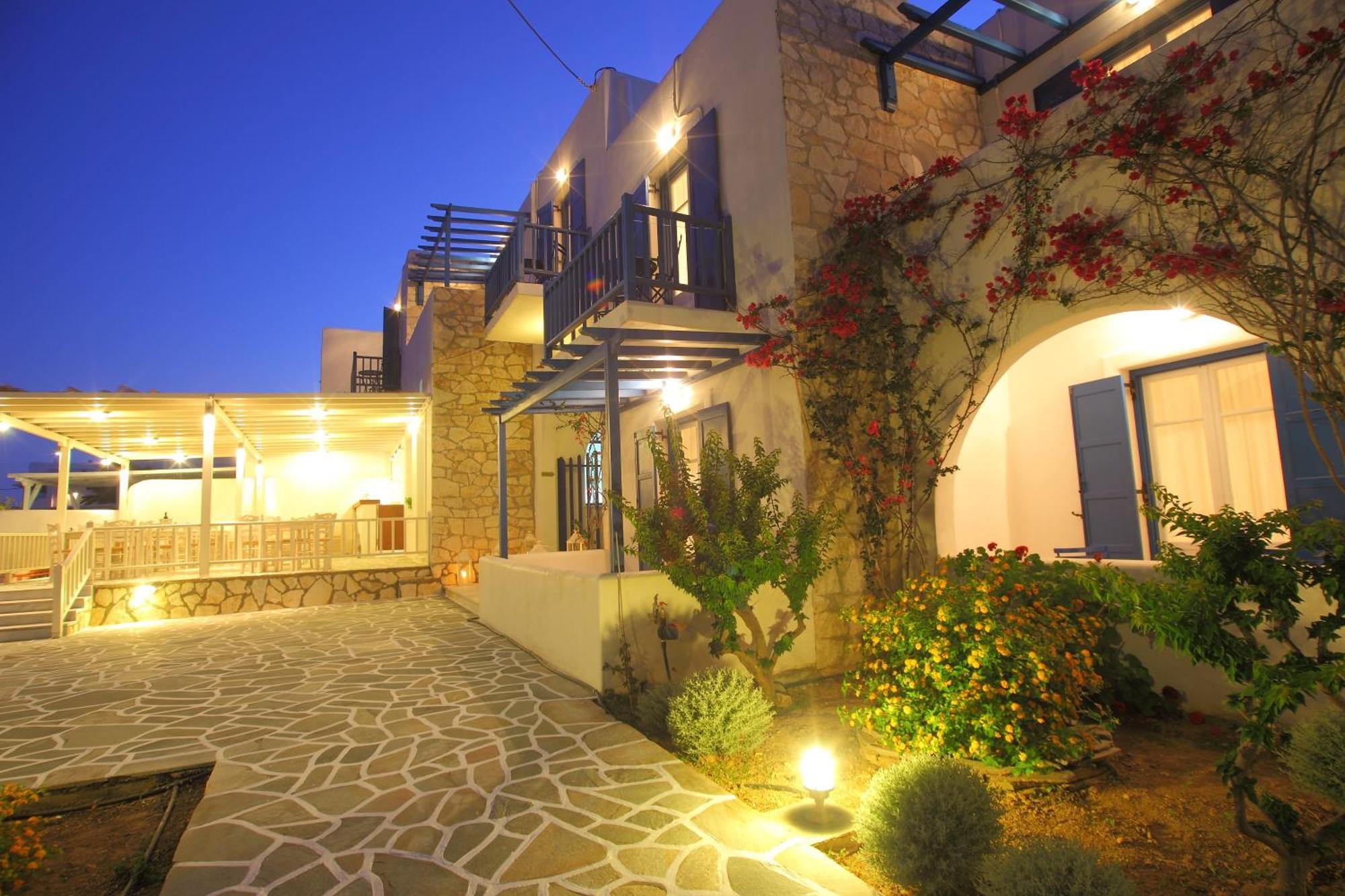 Hotel Paros 3*