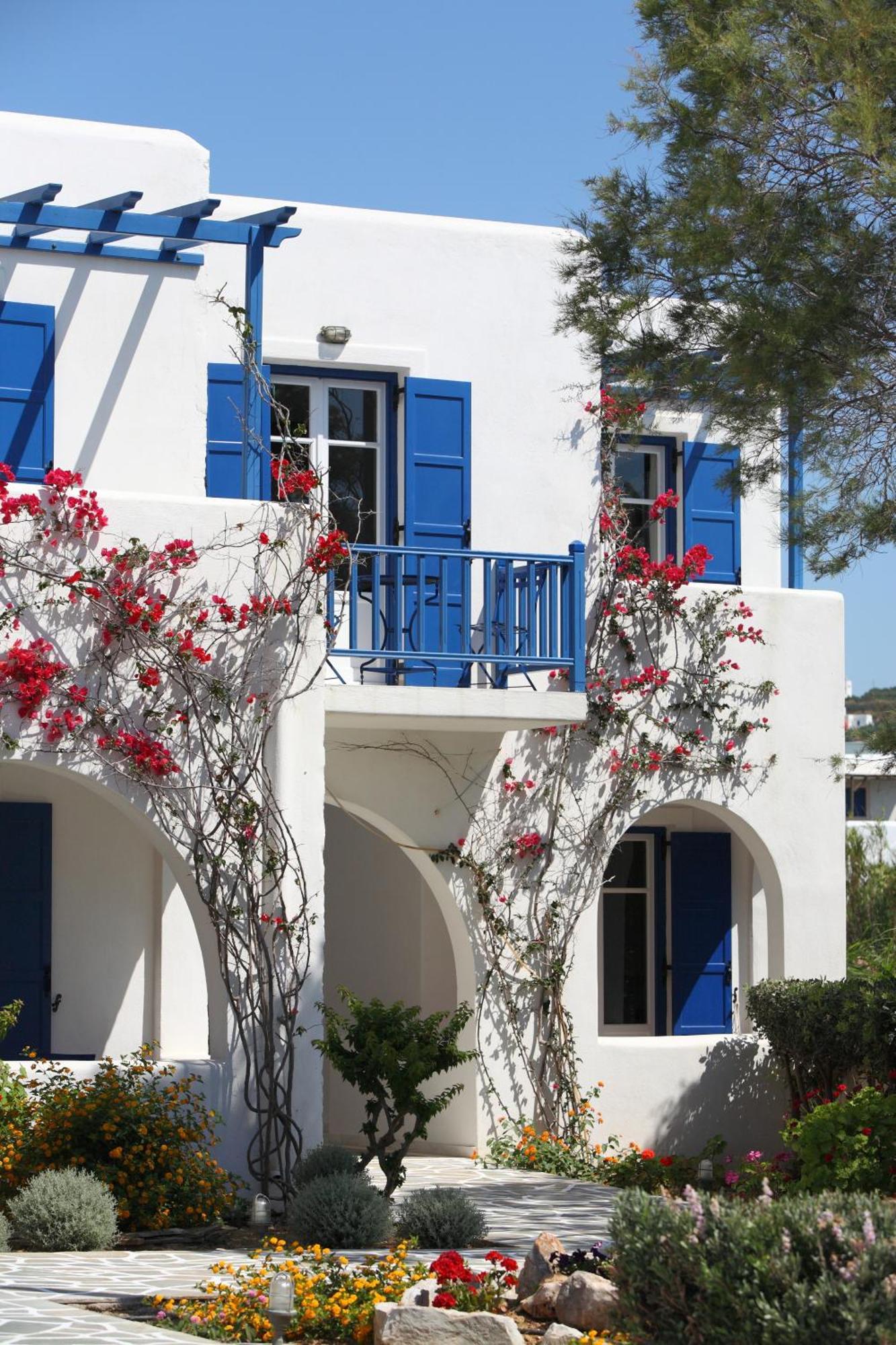 Hotel Paros 3*