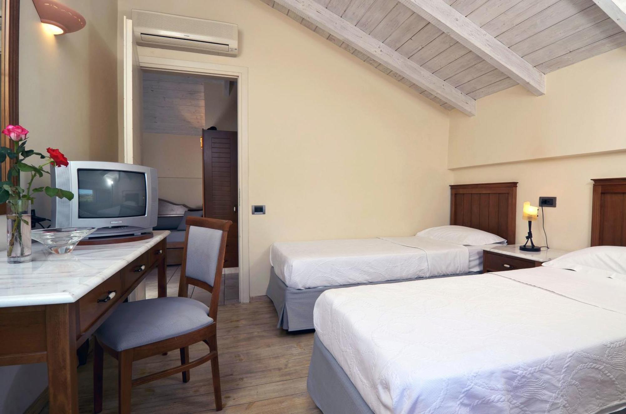 Aparthotel Harmony 4*