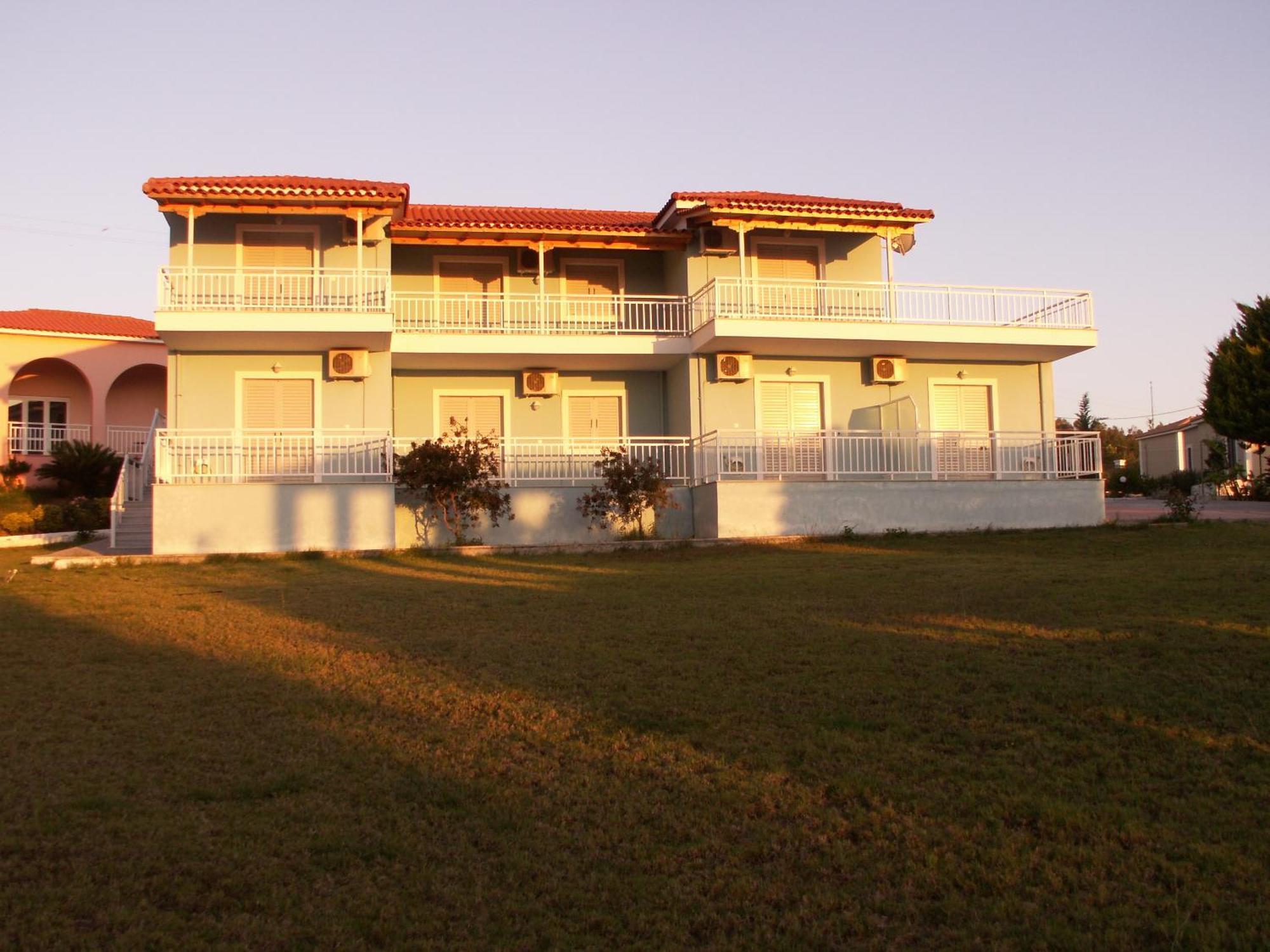 Aparthotel Kastro Beach Hotel 3*