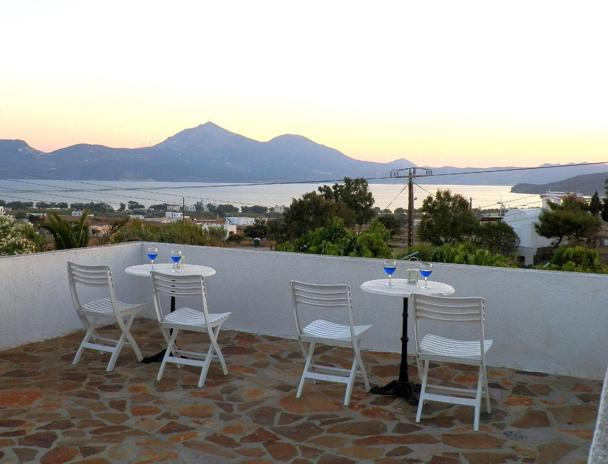 Aparthotel Parasporos Village