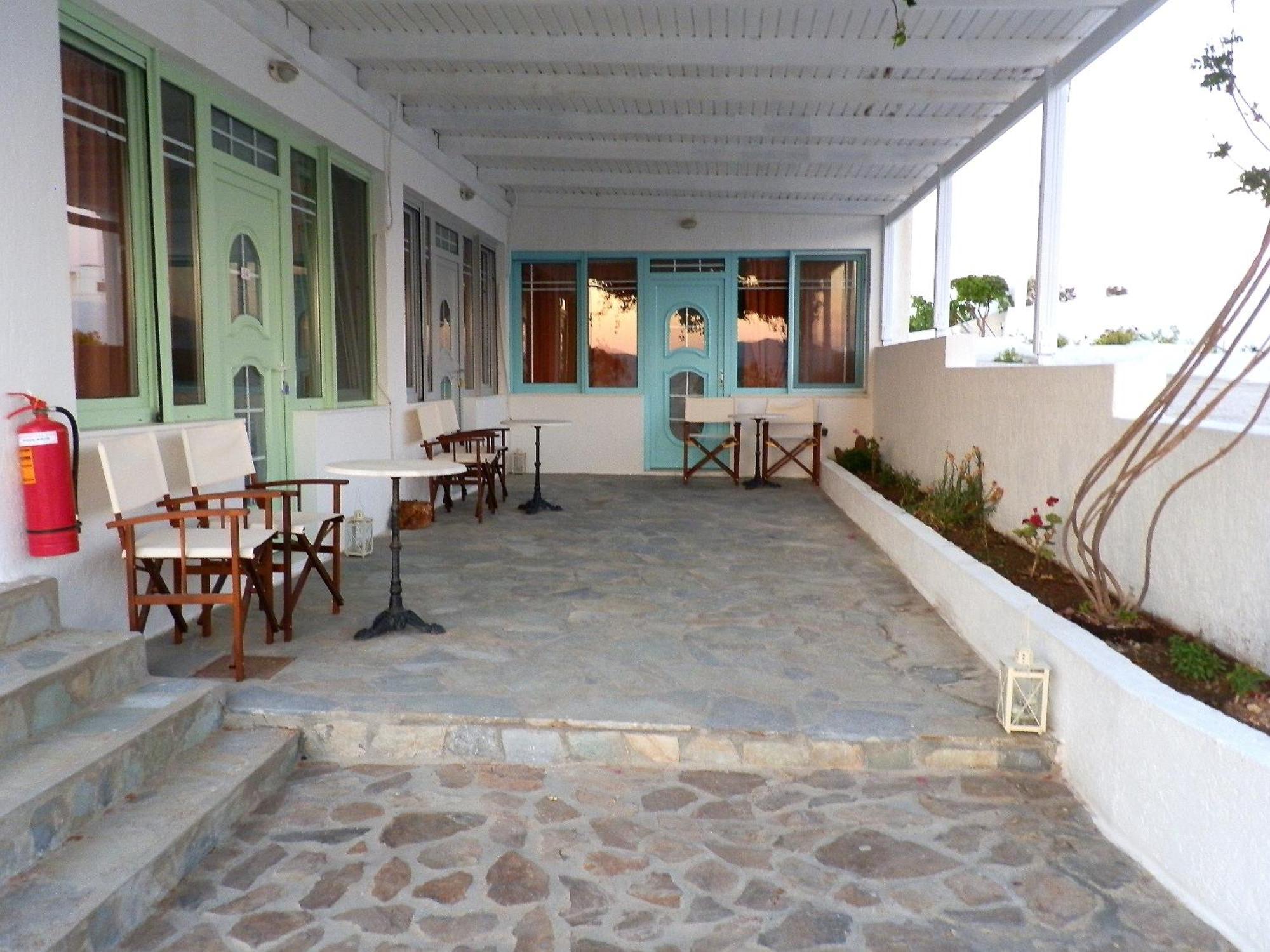 Parasporos Village Adamantas (Milos)