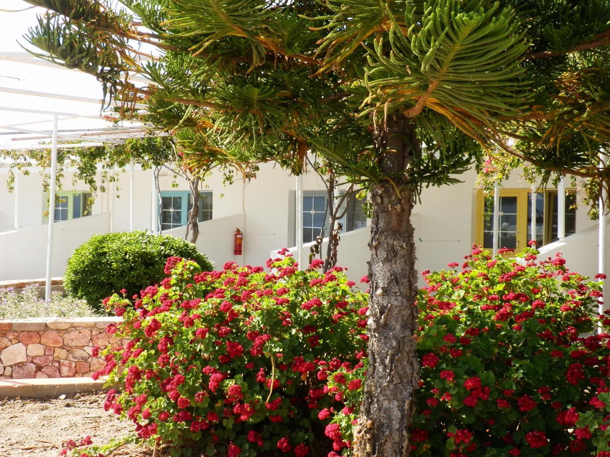 Aparthotel Parasporos Village
