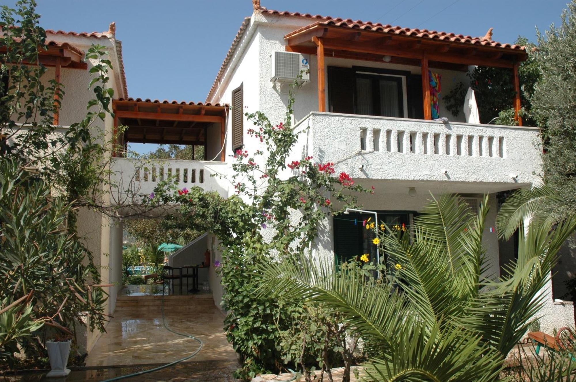 Aparthotel Albatross 3*