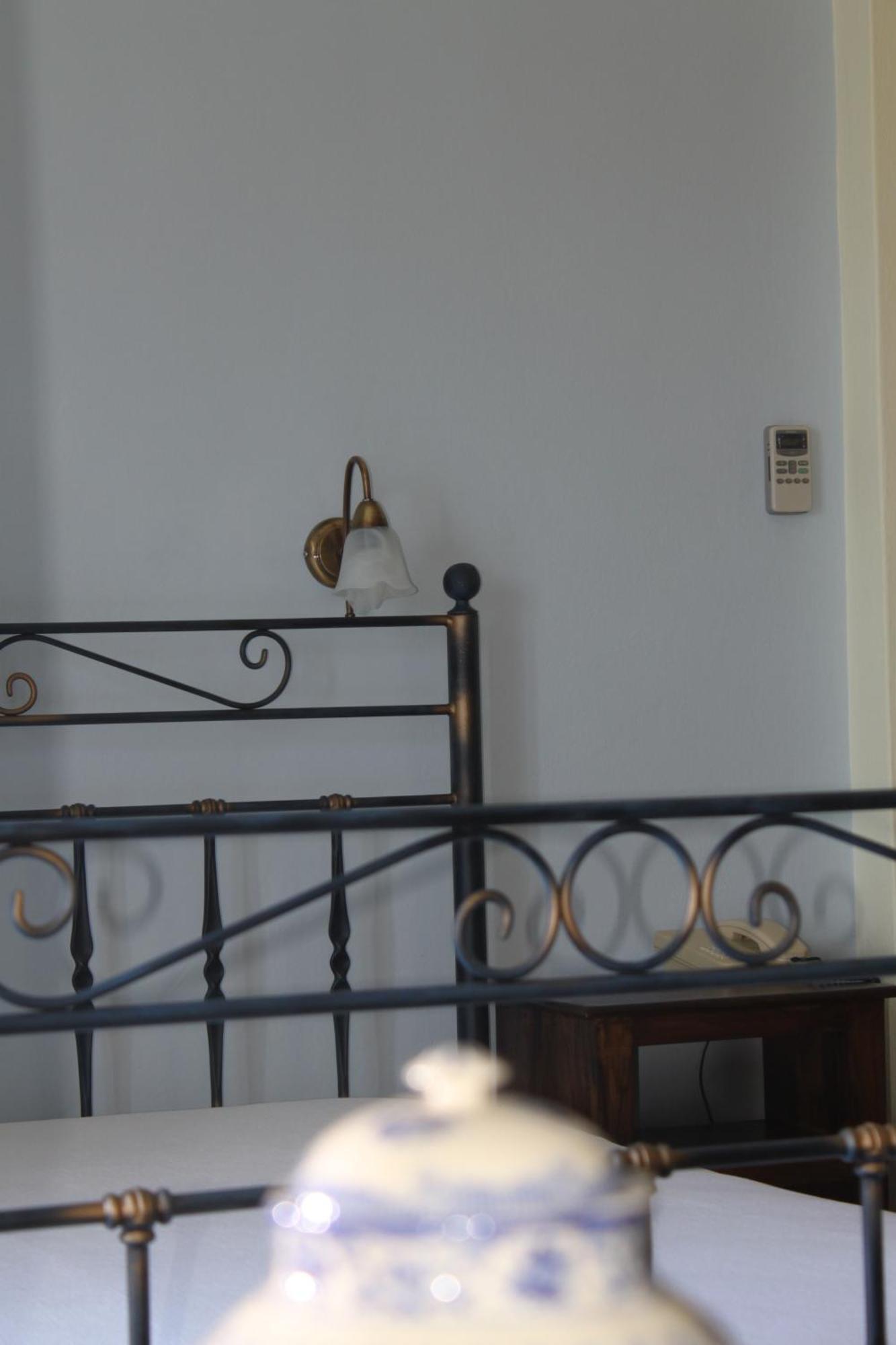 Akrogiali Posidhonia (Syros)