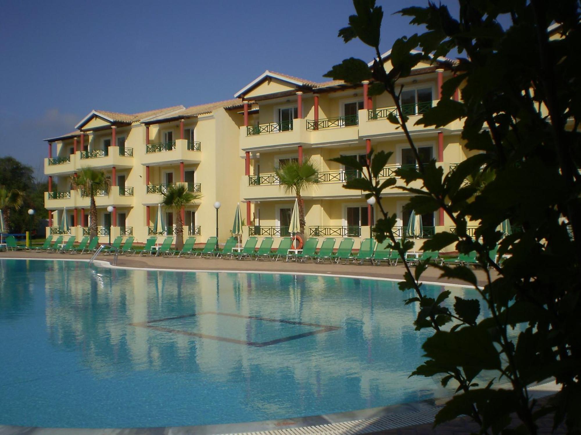 Aparthotel Damia Apts 2*